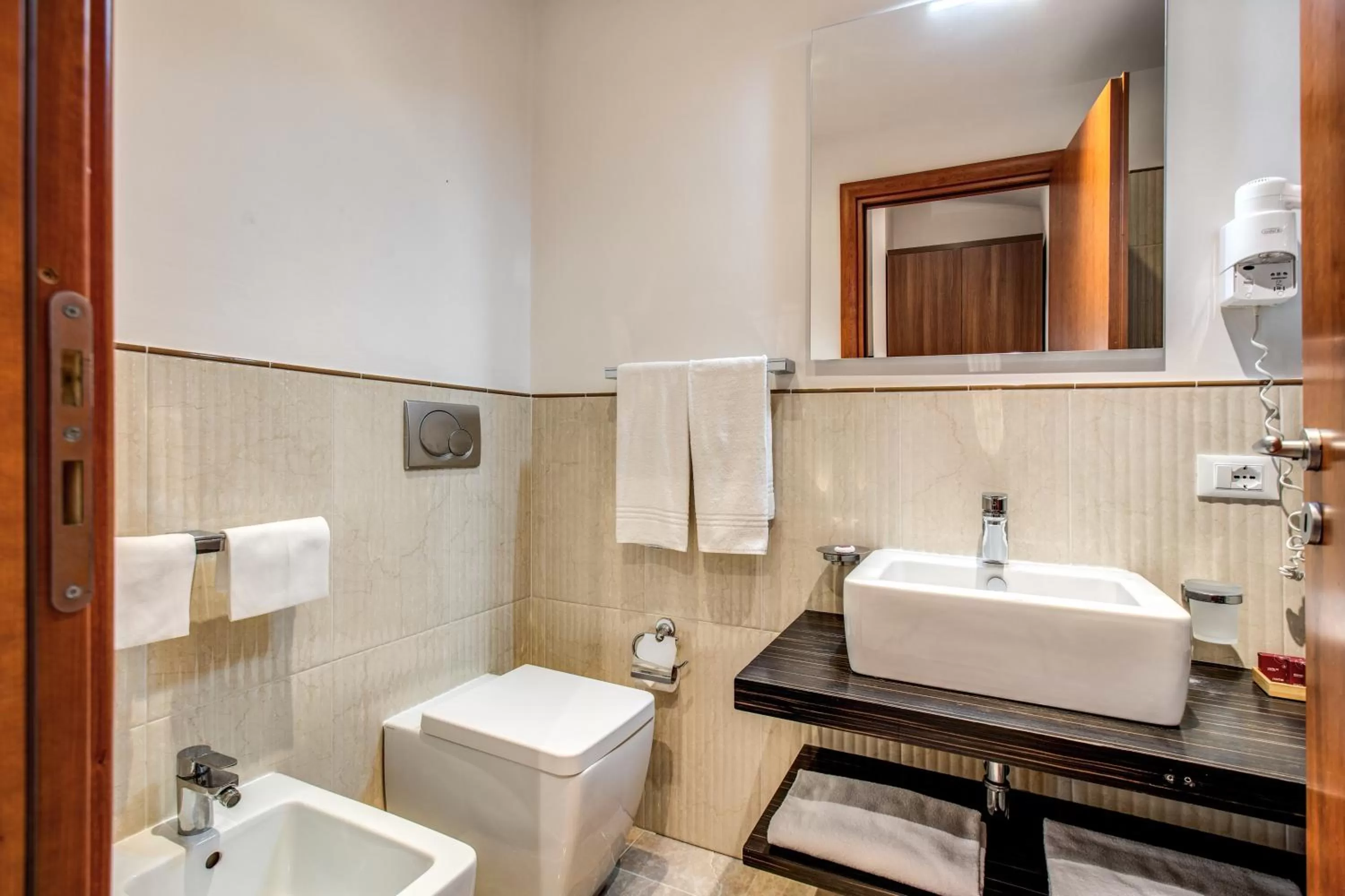 Bathroom in Rome Garden Hotel