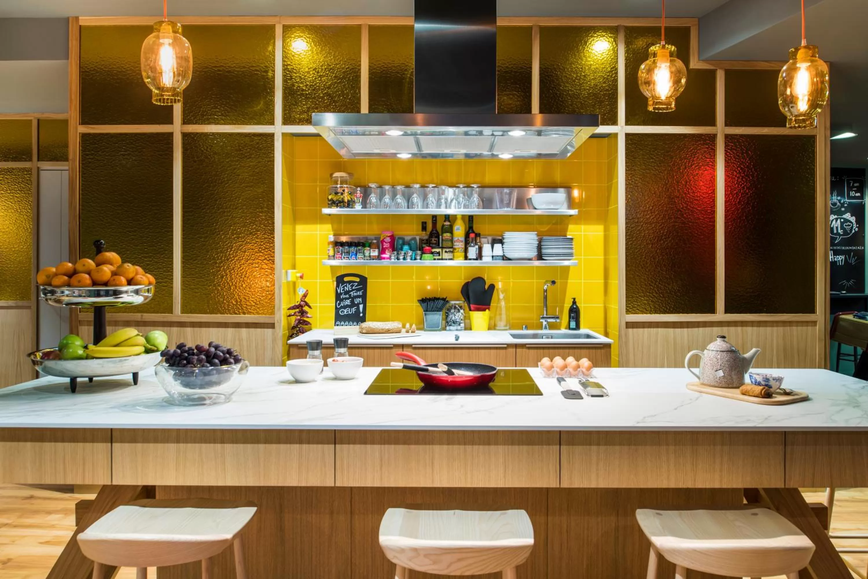 Communal kitchen in Aparthotel Adagio Paris Bercy Village