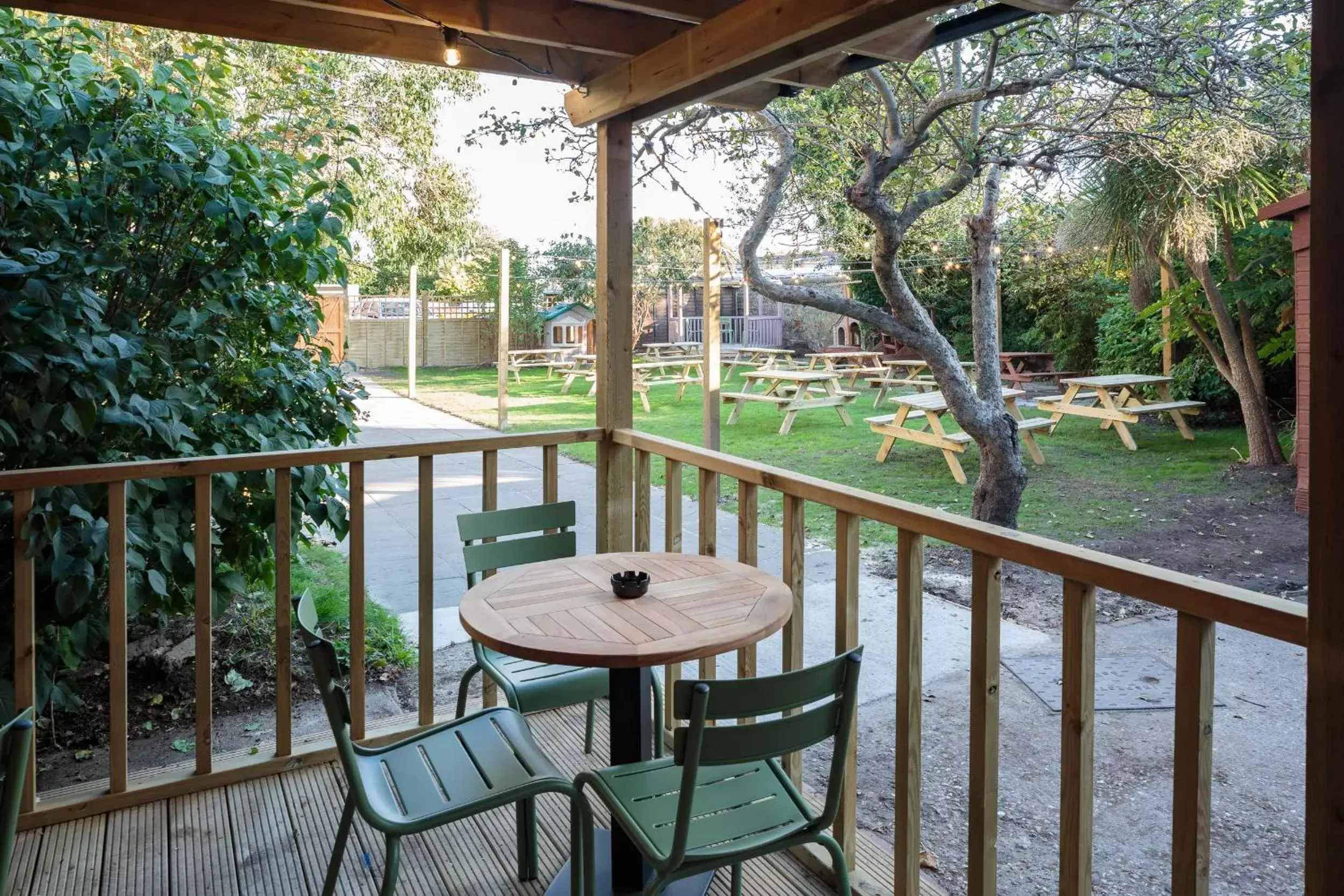 Garden, Balcony/Terrace in The Crabtree Inn