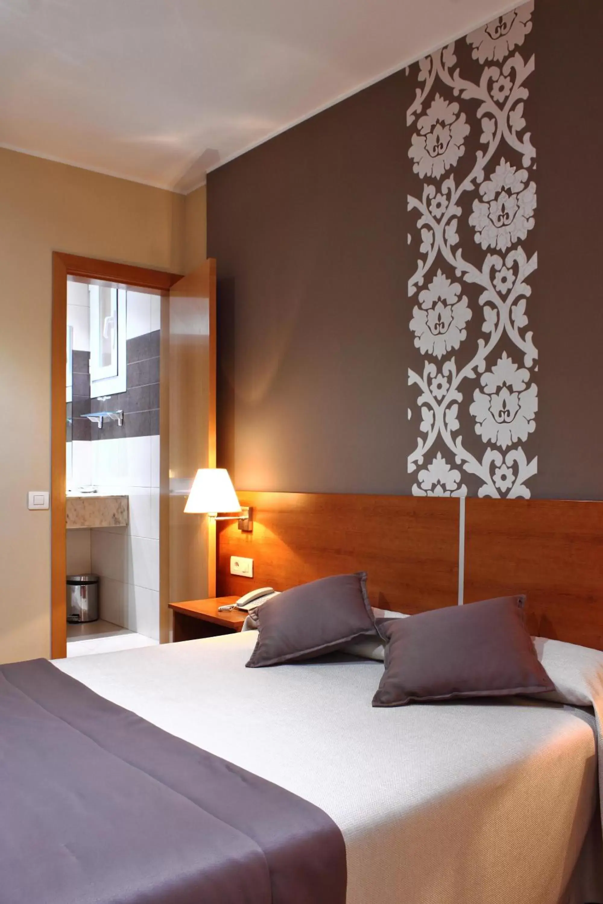 Photo of the whole room, Bed in Catalunya Photo of the whole room, Bed in Catalunya