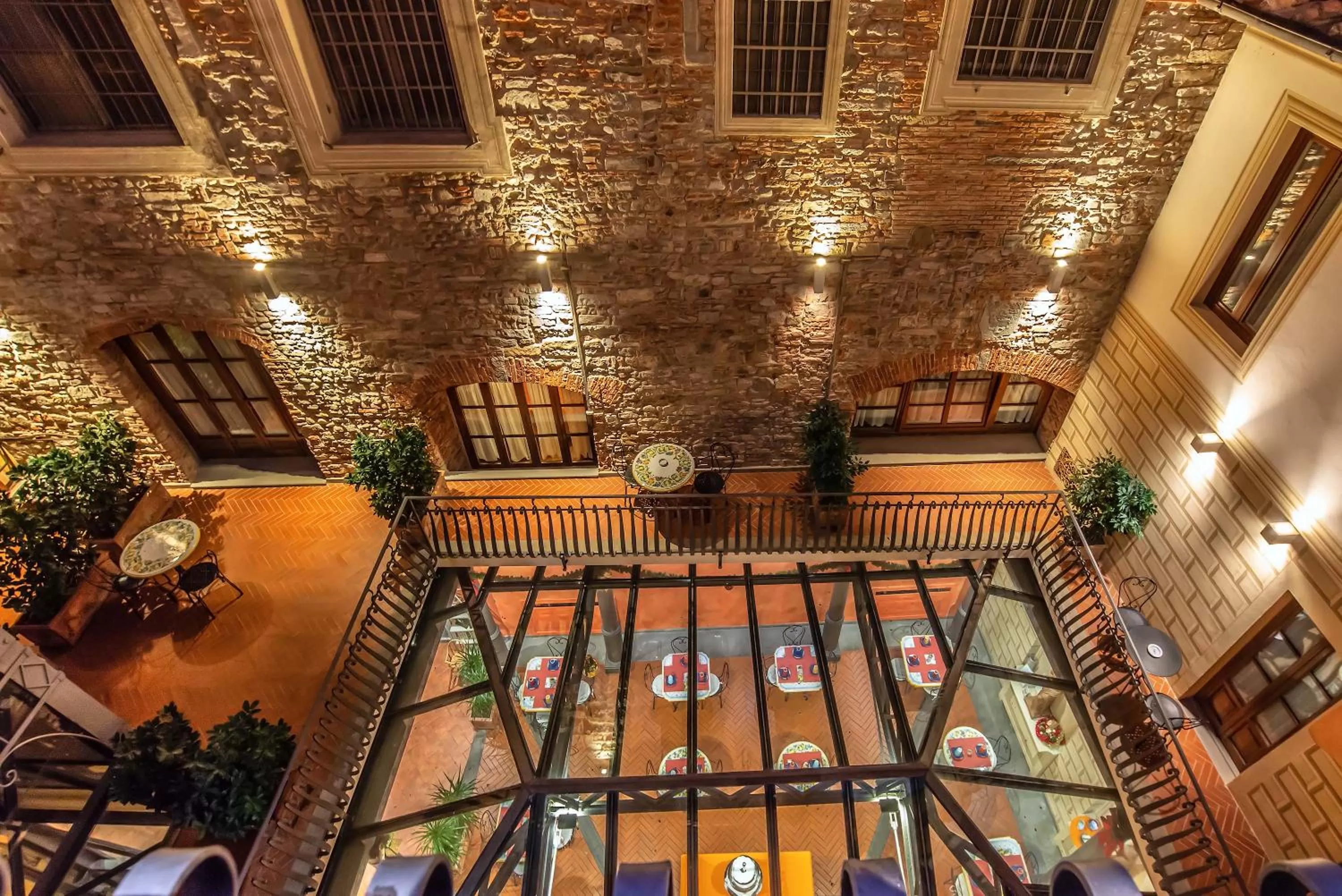 Inner courtyard view in Hotel Alba Palace