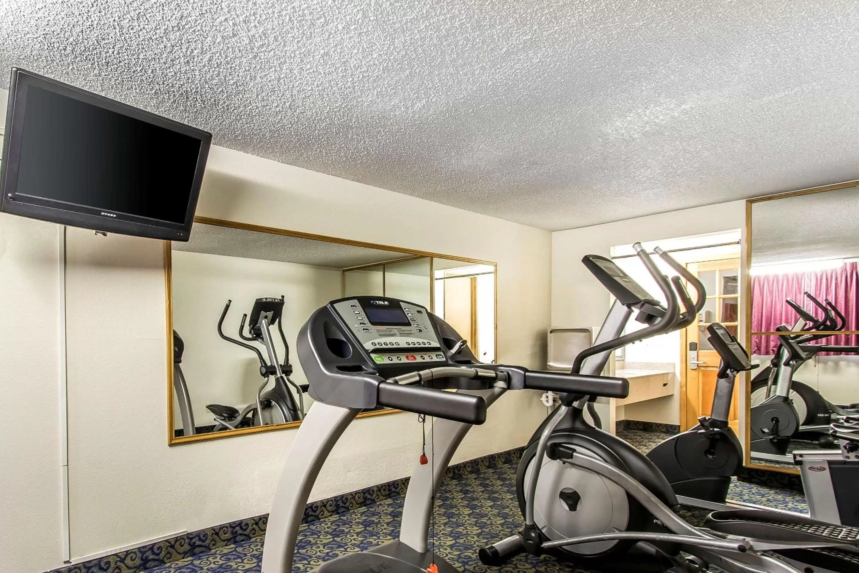 Fitness centre/facilities, Fitness Center/Facilities in Econo Lodge Inn & Suites Clinton