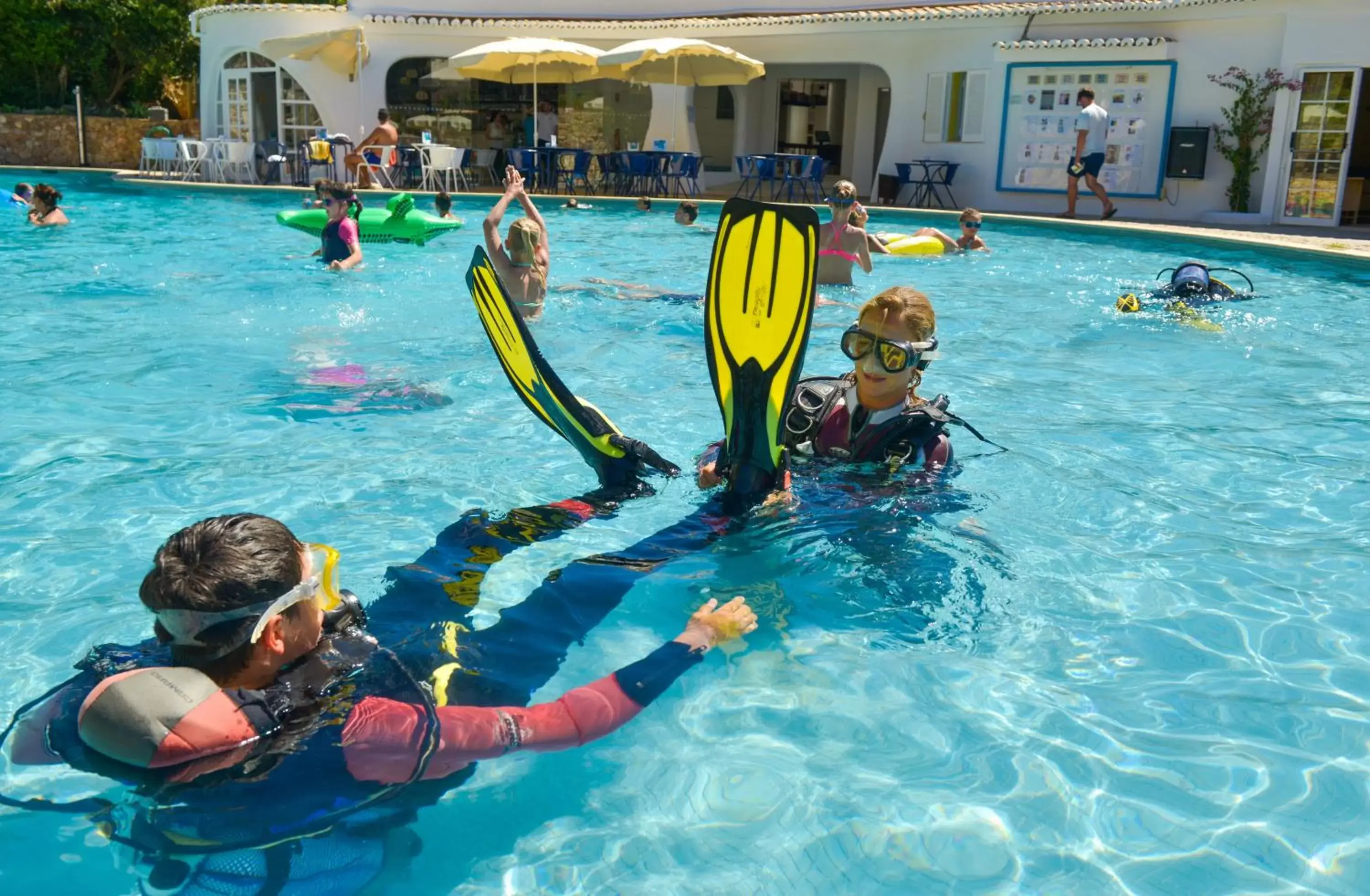 Activities, Swimming Pool in Quinta Do Paraiso - AL