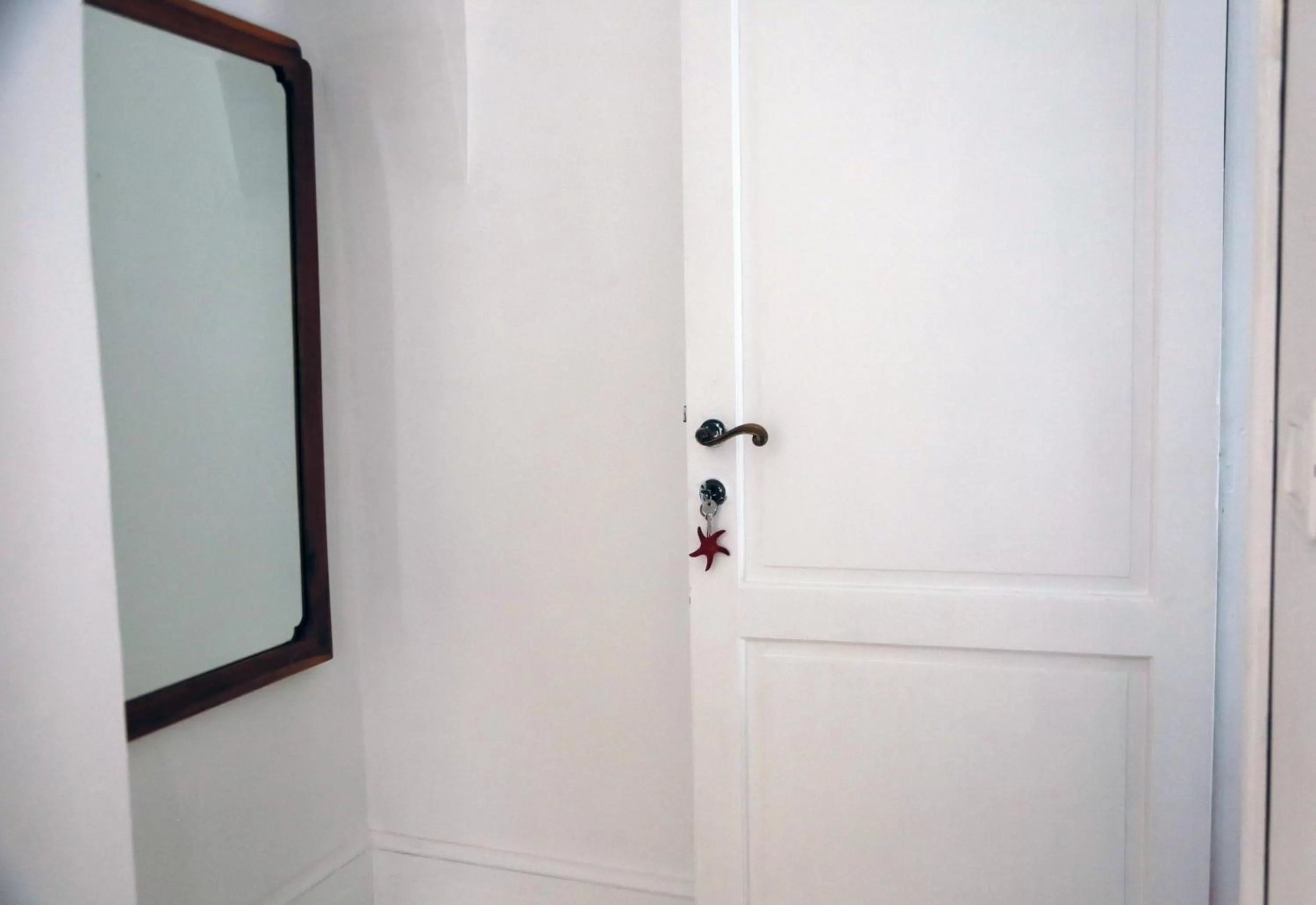 Decorative detail, Bathroom in dimore di portadibasso