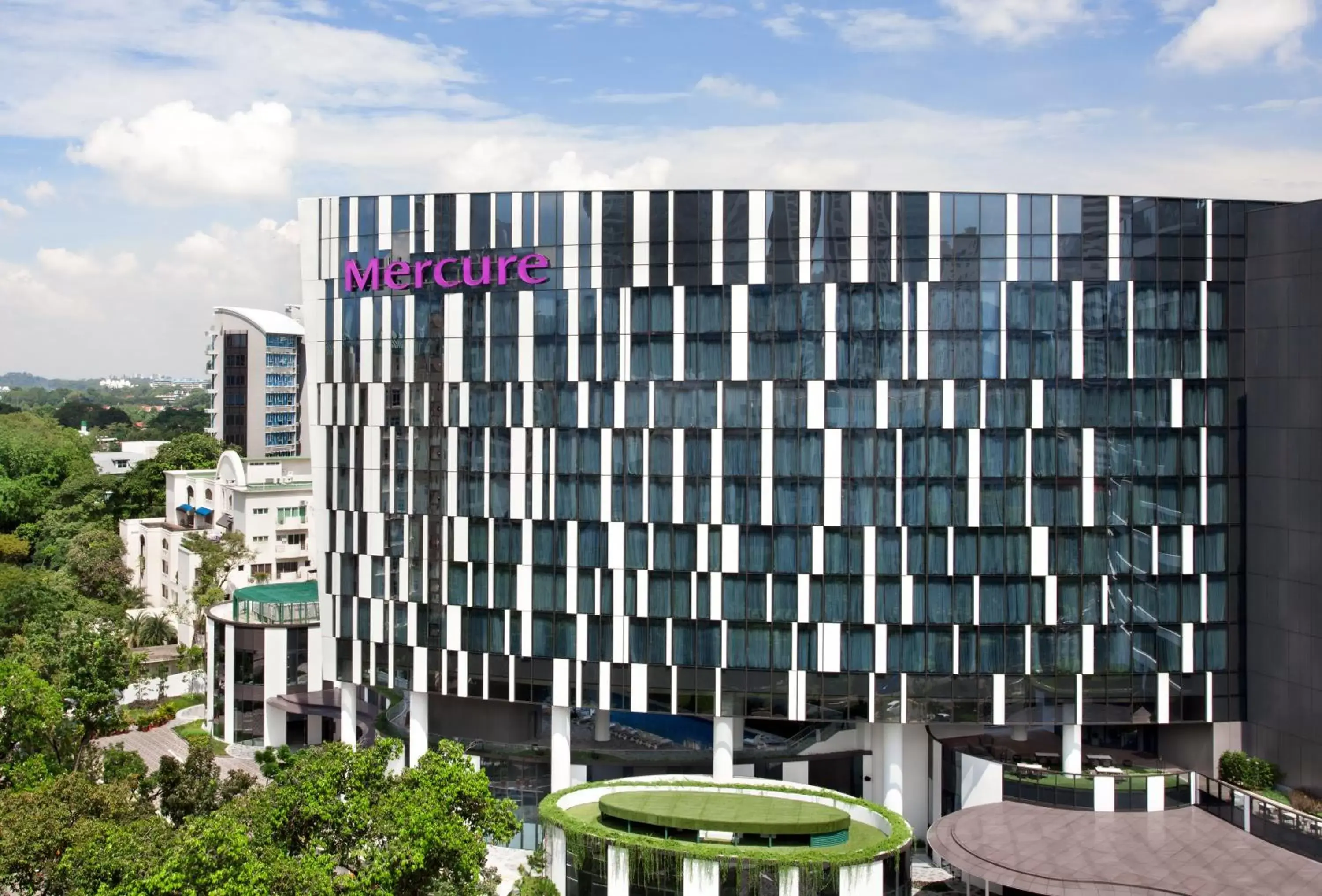 Street view, Property Building in Mercure Singapore On Stevens