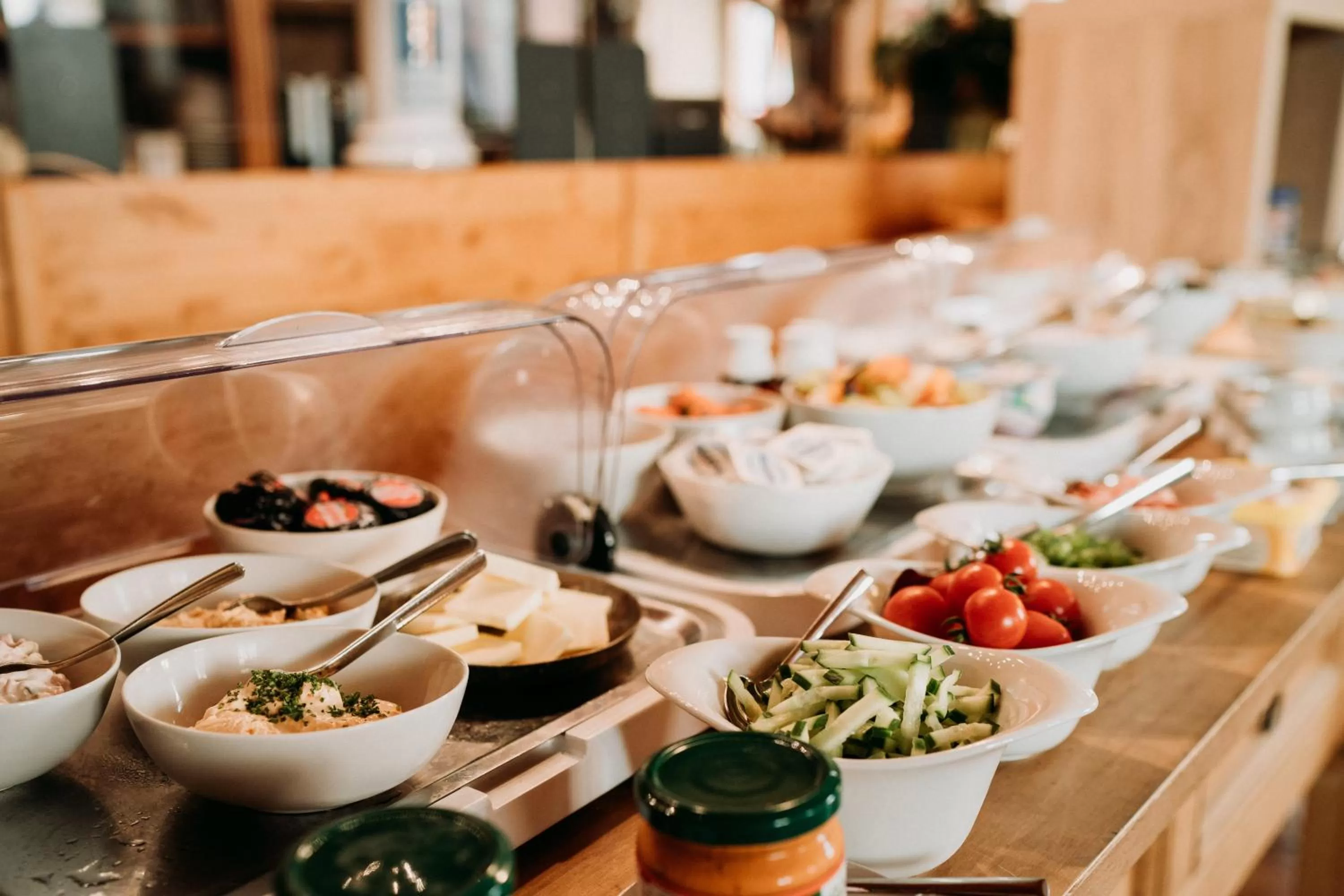 Buffet breakfast in Fränkischer Gasthof-Hotel zum Koppen