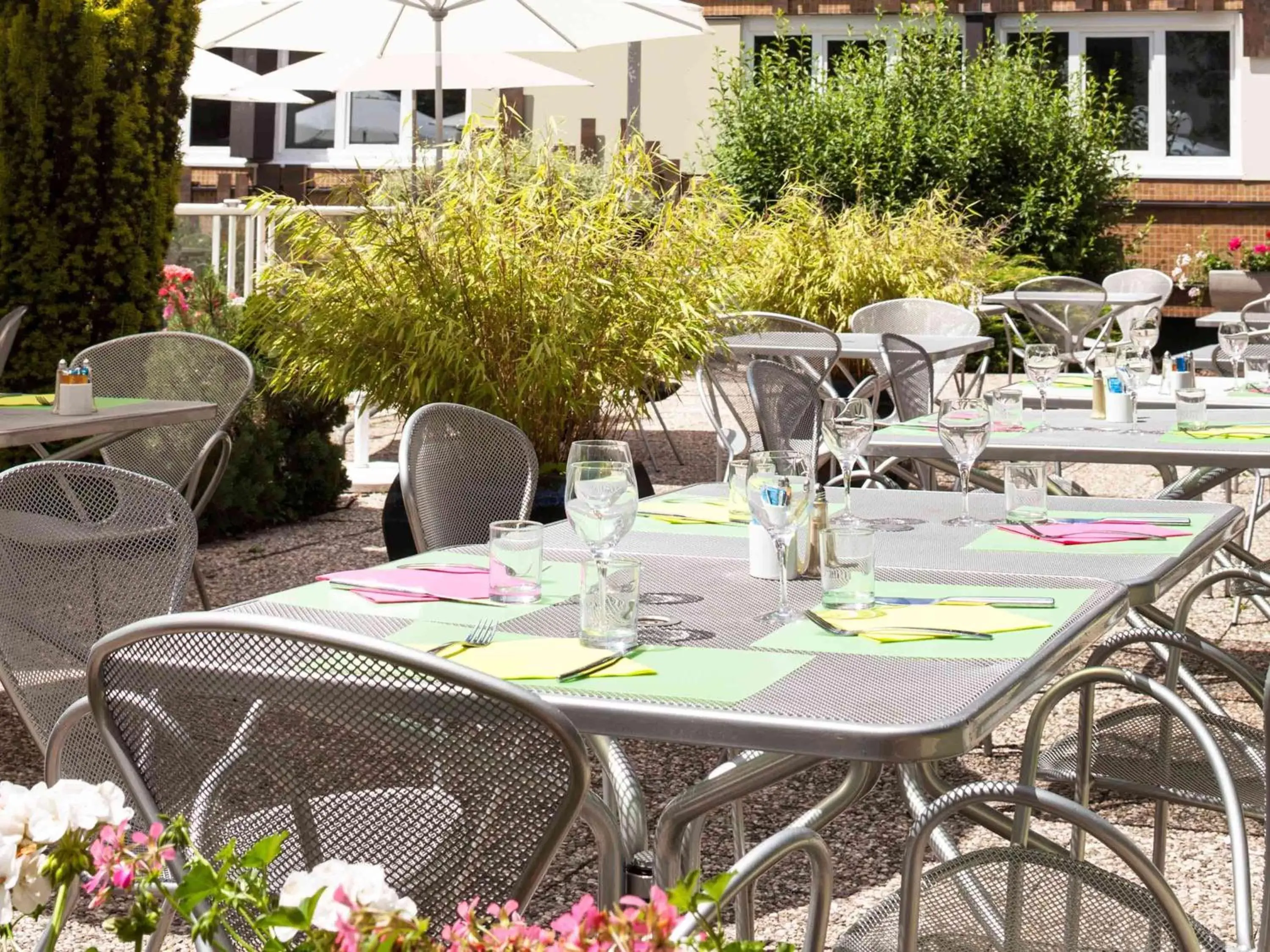 Restaurant/Places to Eat in ibis Styles Besançon