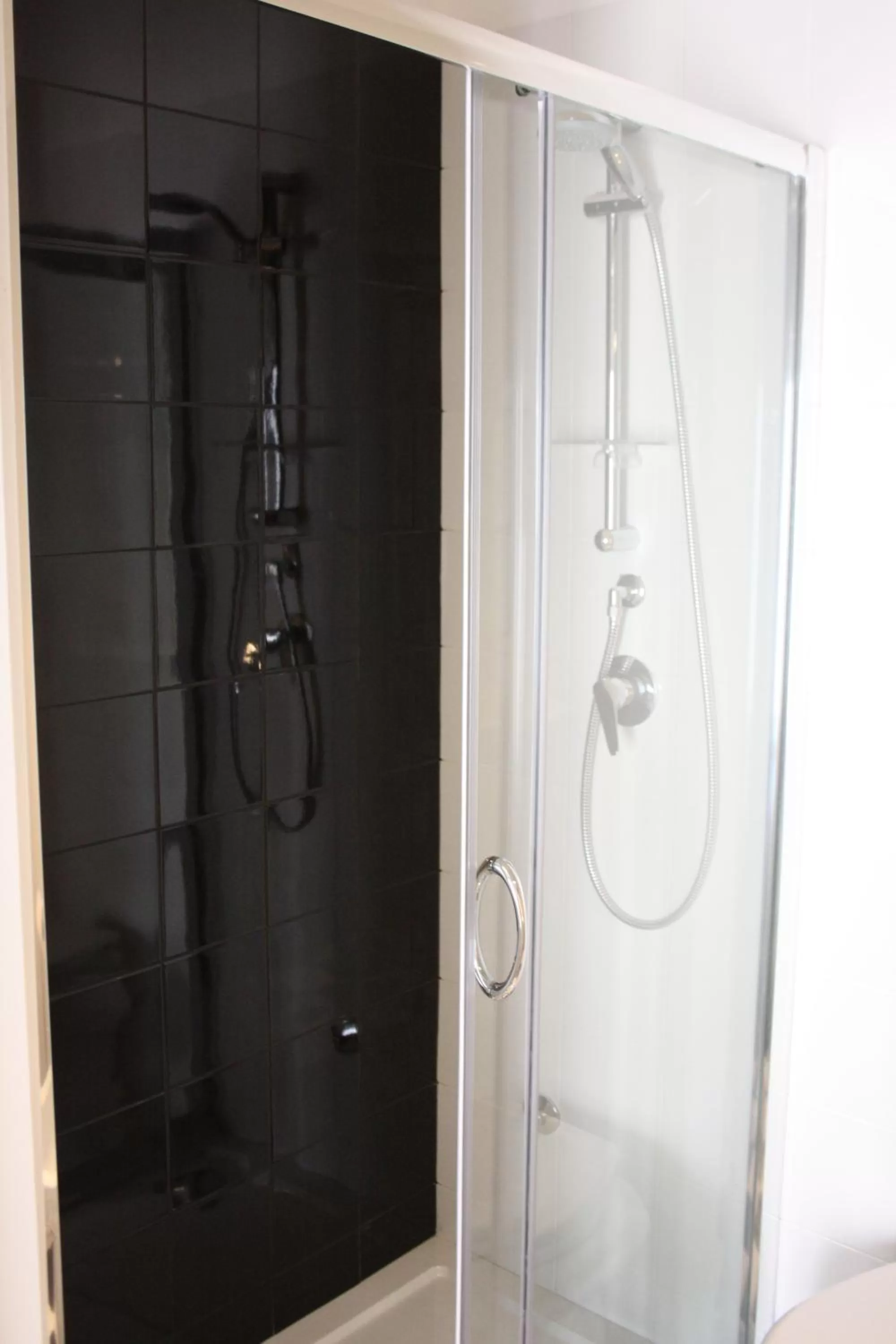 Shower in Interno 10