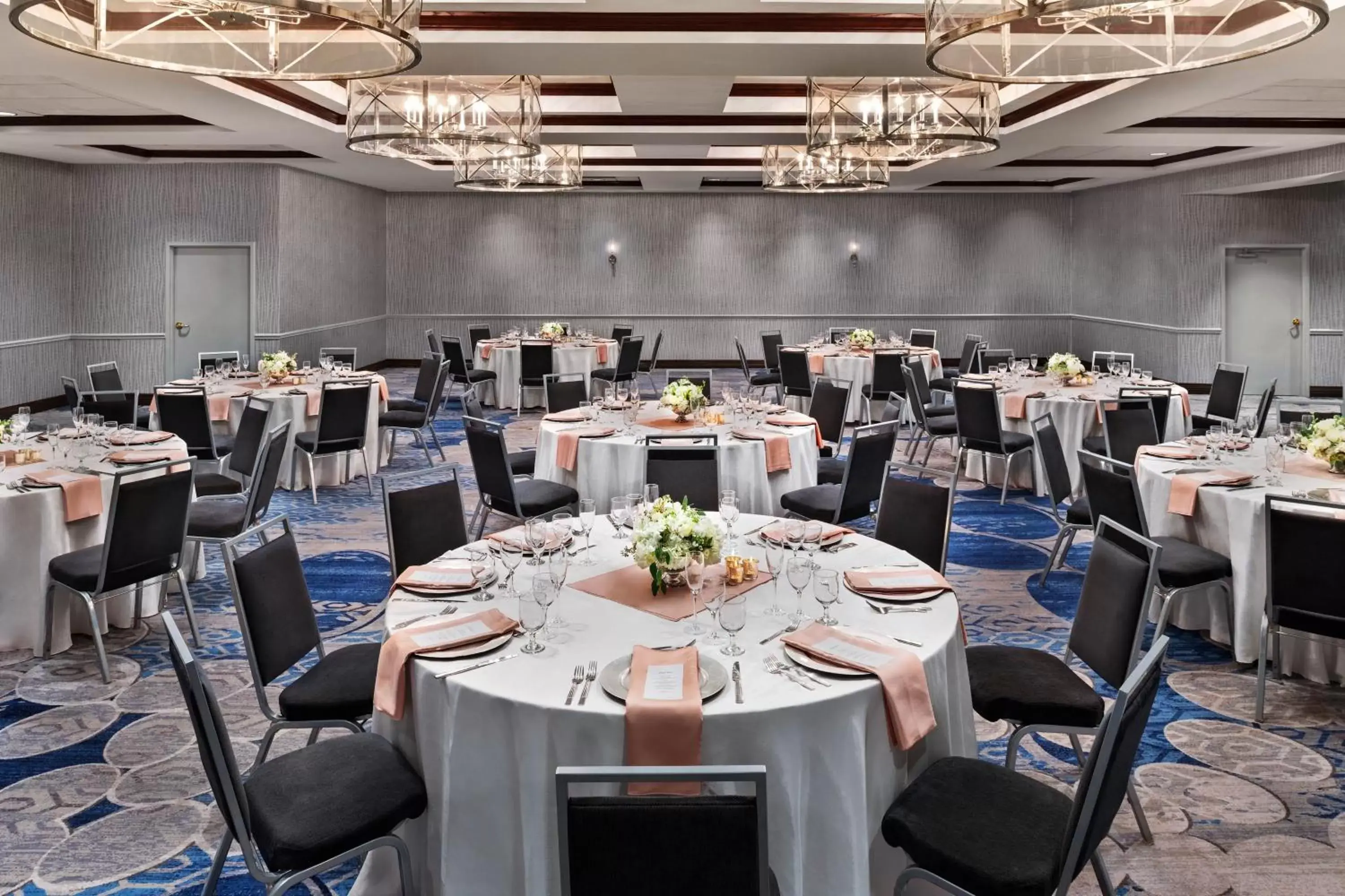 Banquet/Function facilities, Restaurant/Places to Eat in Sheraton Madison Hotel