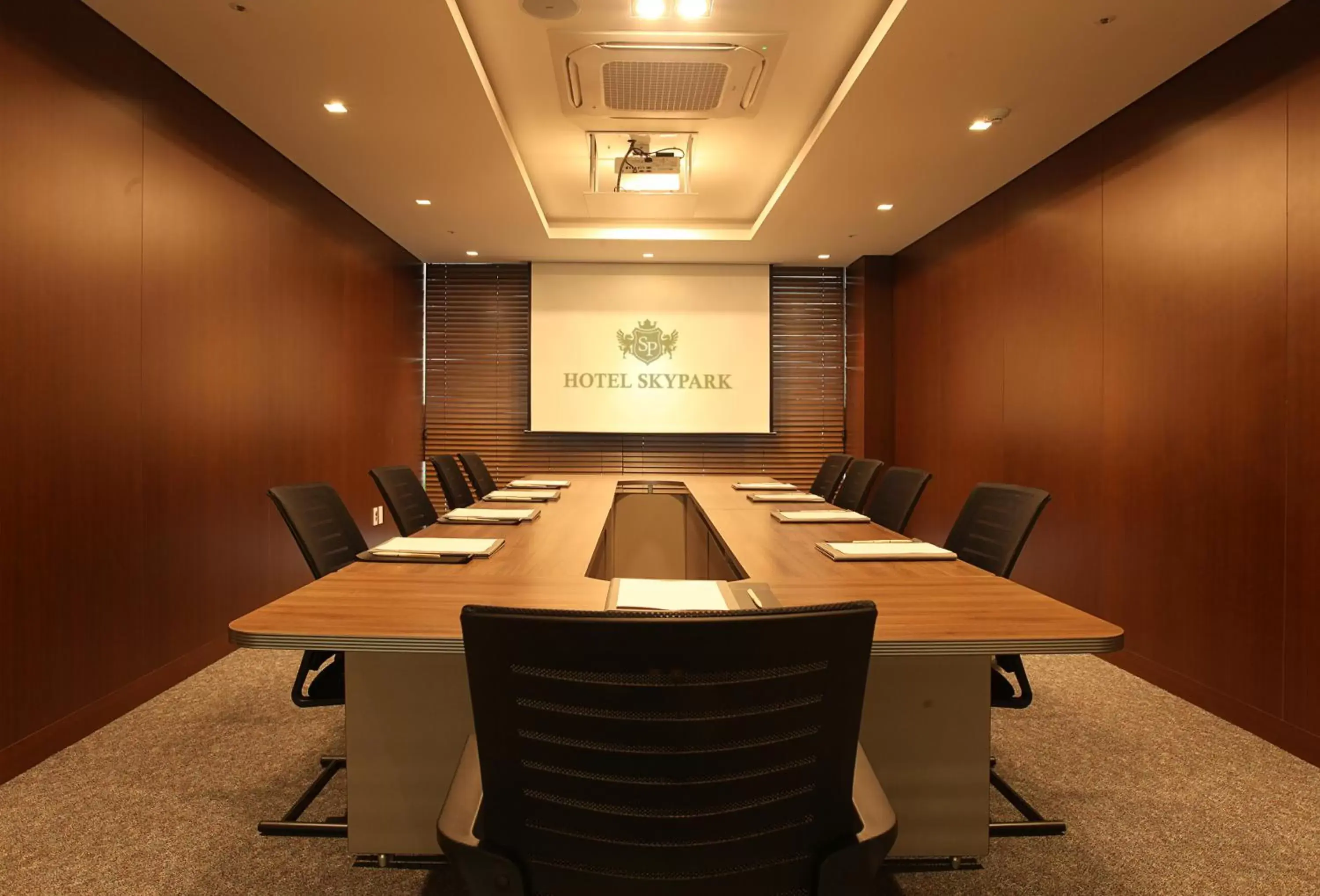Meeting/conference room, Business Area/Conference Room in Hotel Skypark Kingstown Dongdaemun