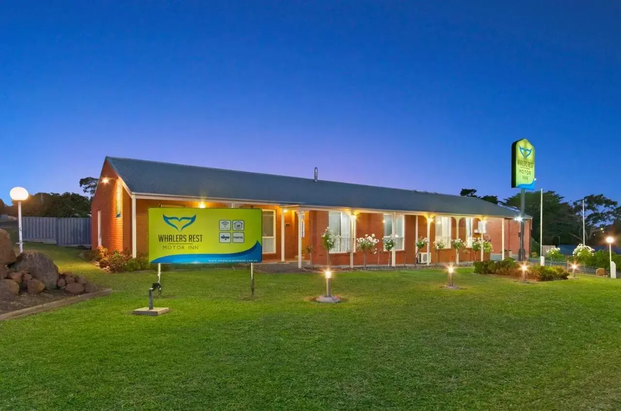 Facade/entrance, Property Building in Whalers Rest Motor Inn