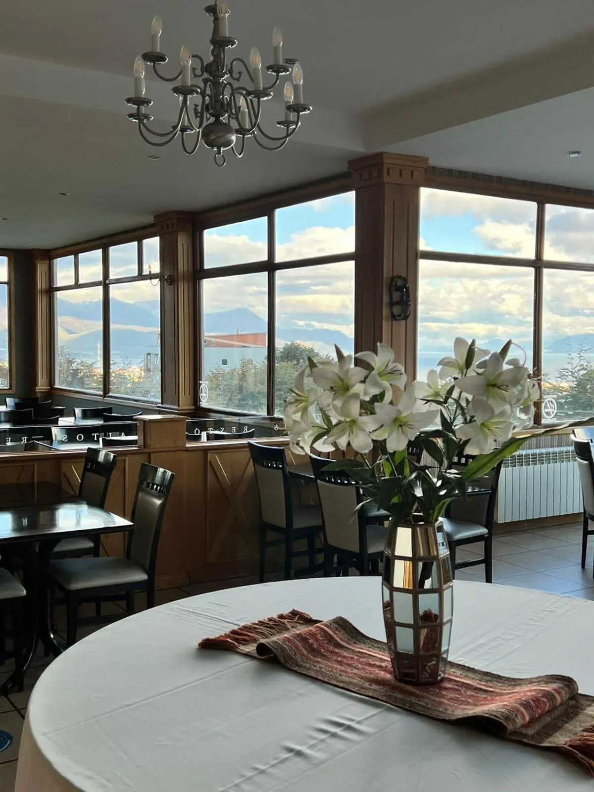 Restaurant/places to eat in Altos Ushuaia Hotel & Resto