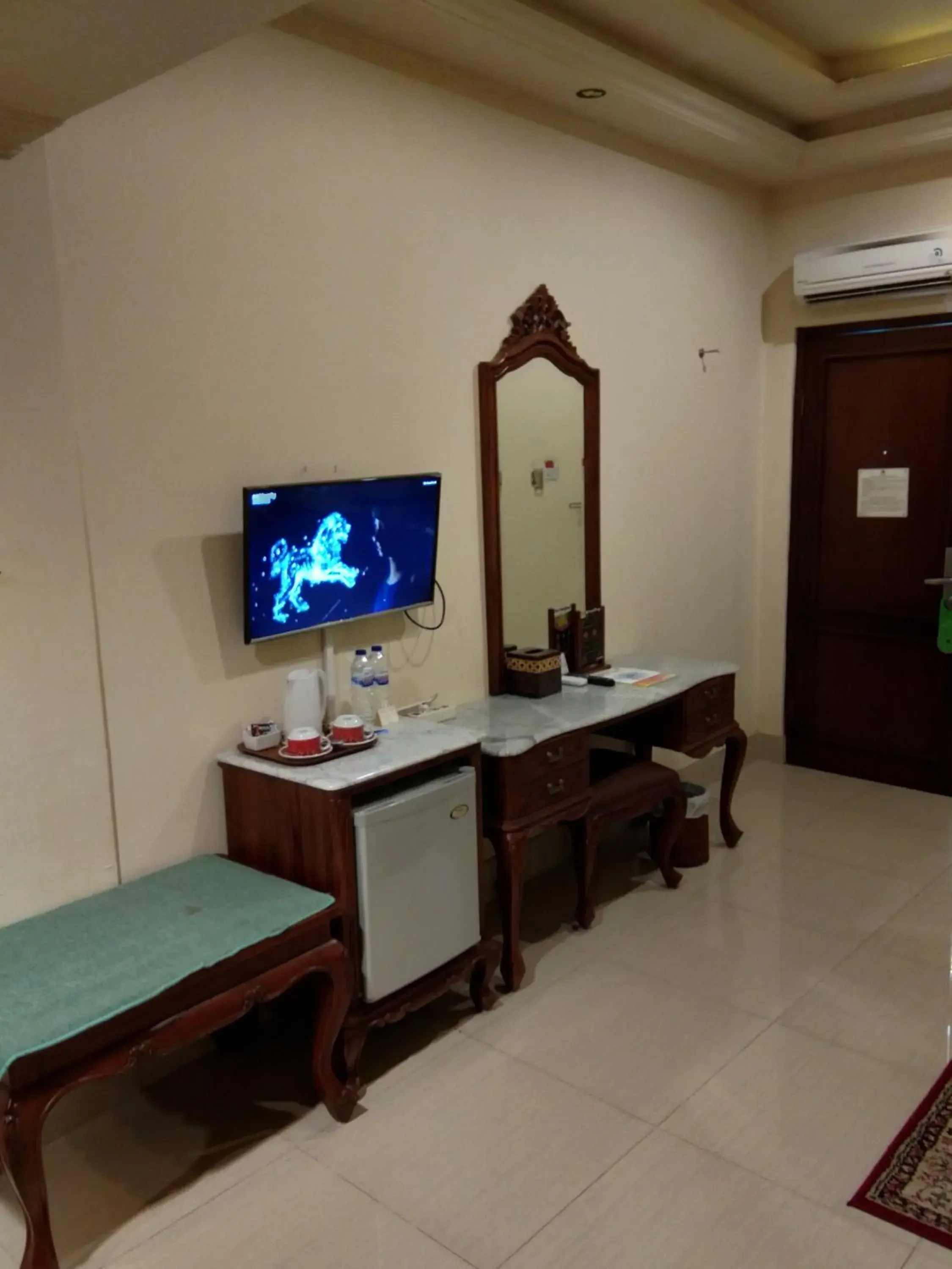 TV/Entertainment Center in Hotel Indah Palace Yogyakarta