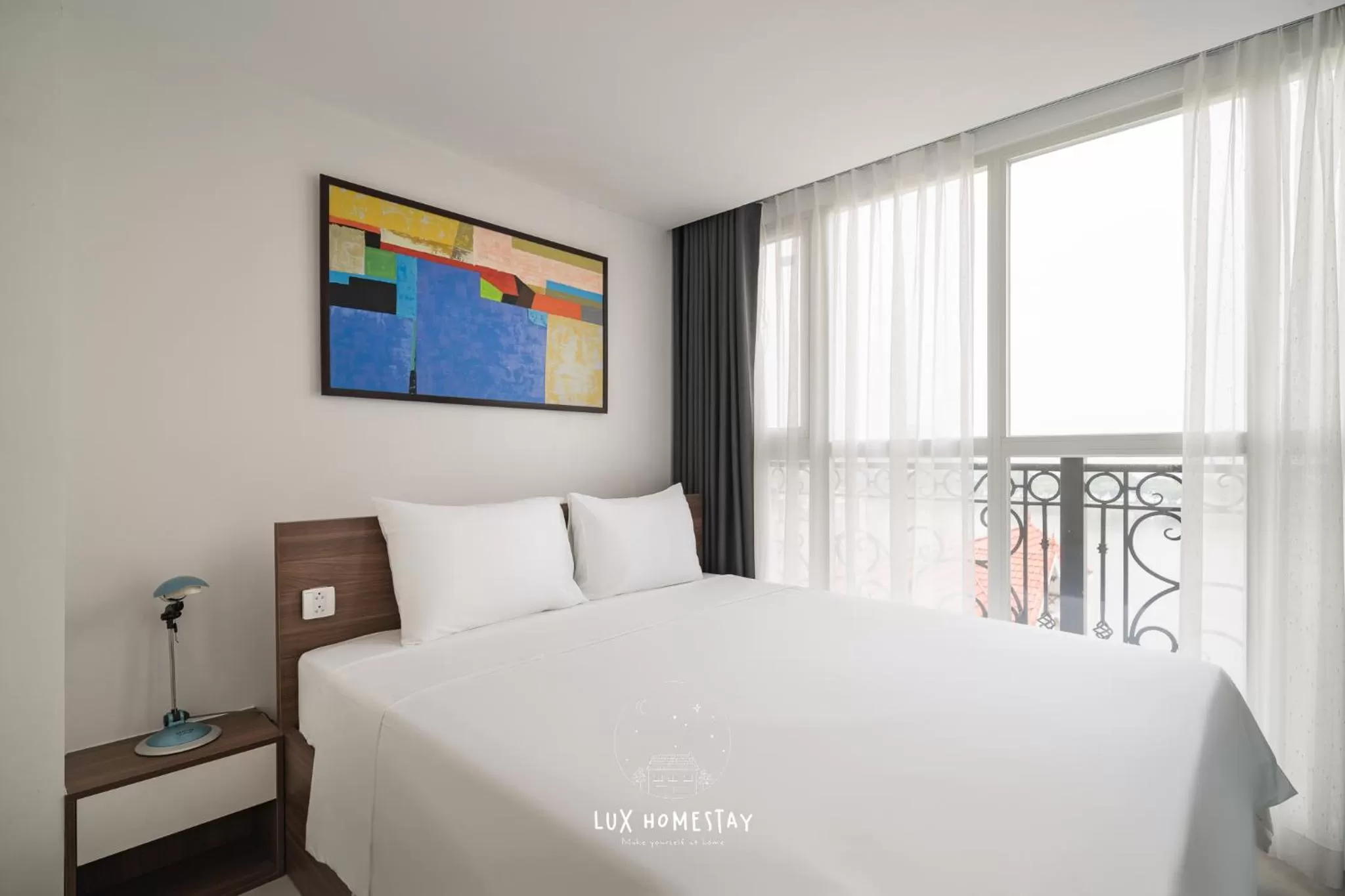 Bedroom, Bed in Lux Westlake Studio