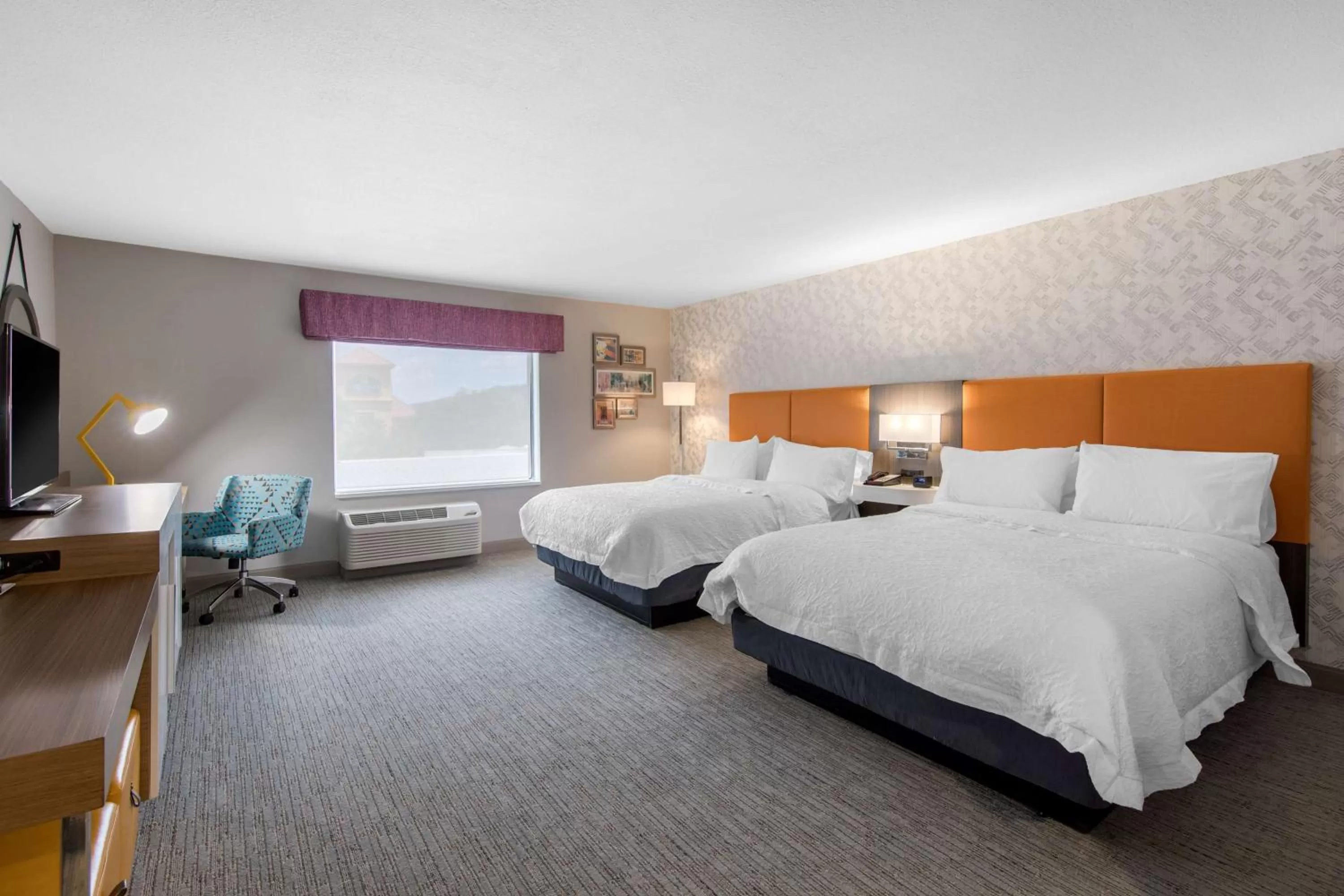 Bed in Hampton Inn & Suites Ruidoso Downs
