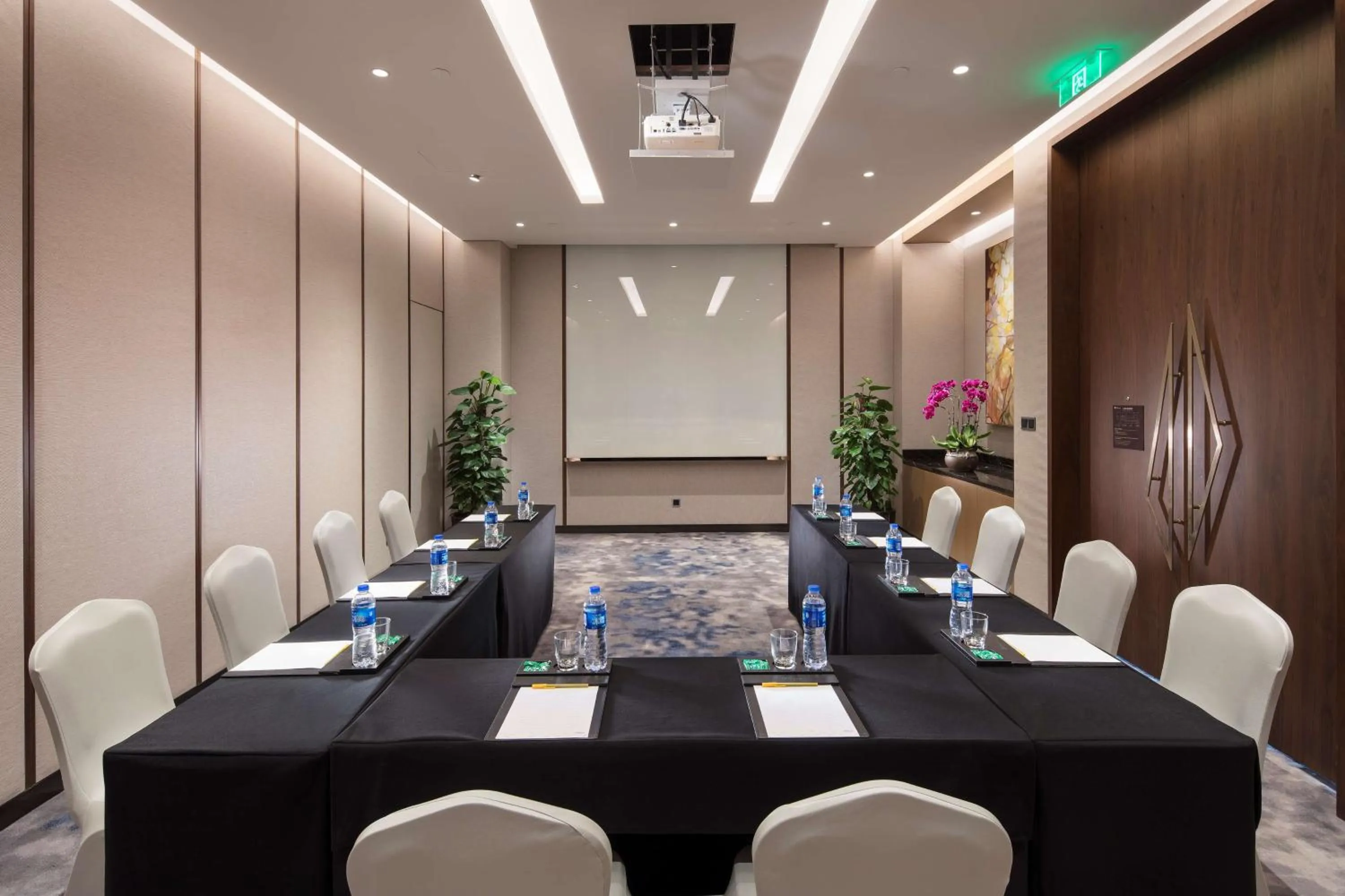 Meeting/conference room in Hilton Garden Inn Shanghai Hongqiao NECC