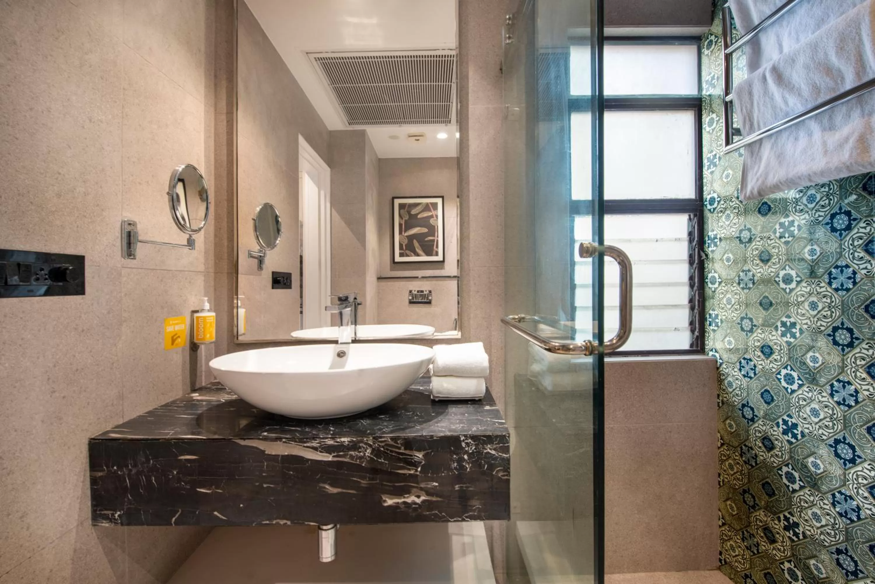 Bathroom, Bed in Bloom Boutique l GK1