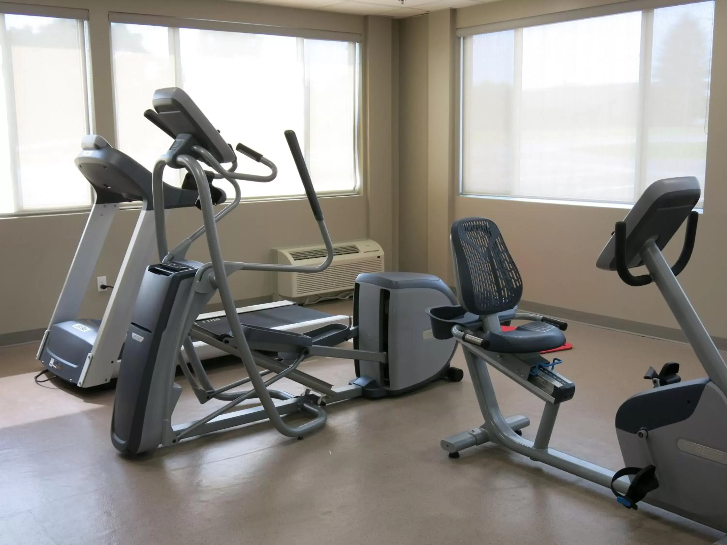 Fitness centre/facilities, Fitness Center/Facilities in Days Inn & Suites by Wyndham Lindsay