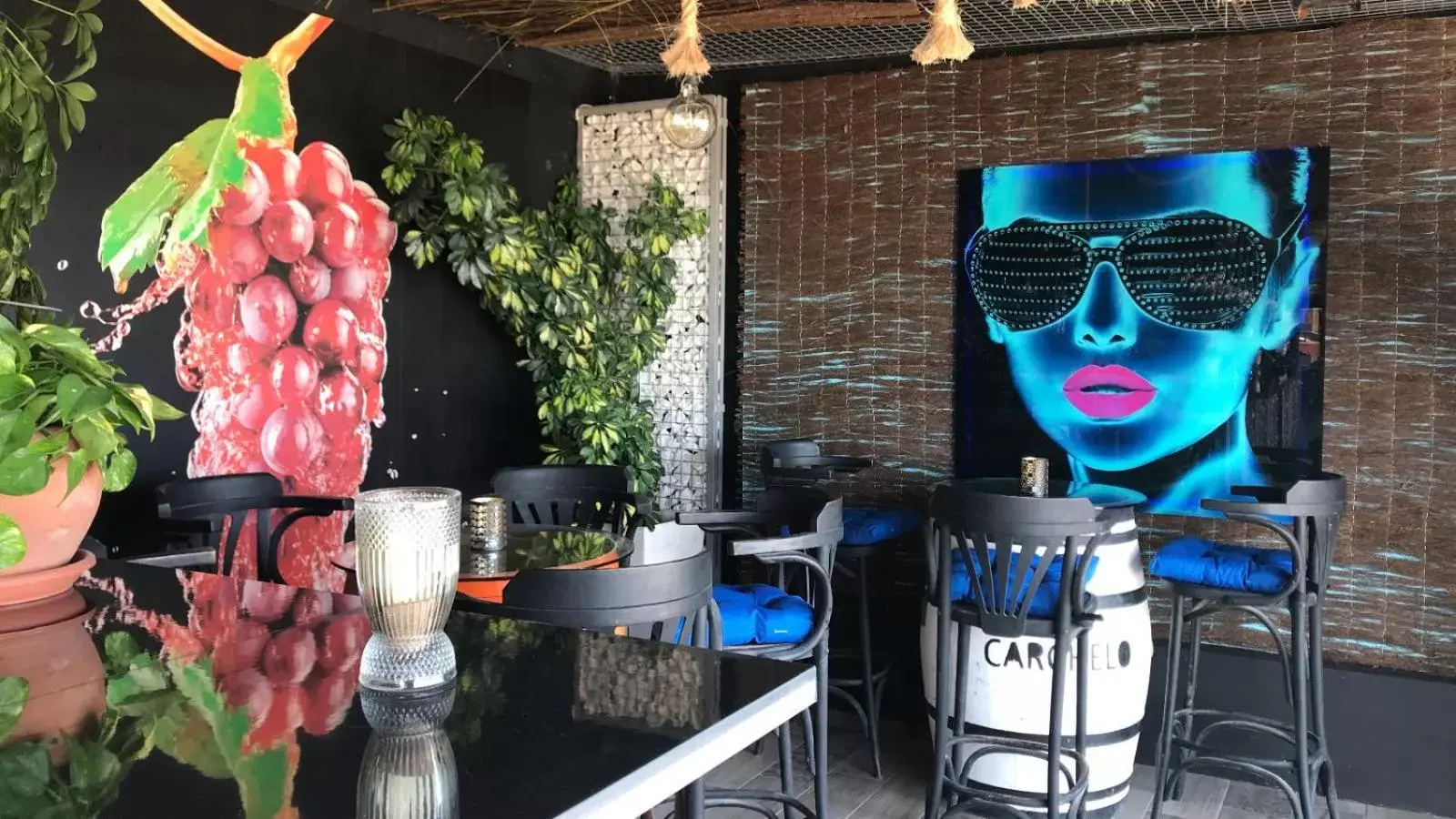 Restaurant/places to eat in Lloyds Beach Club Restaurant/places to eat in Lloyds Beach Club