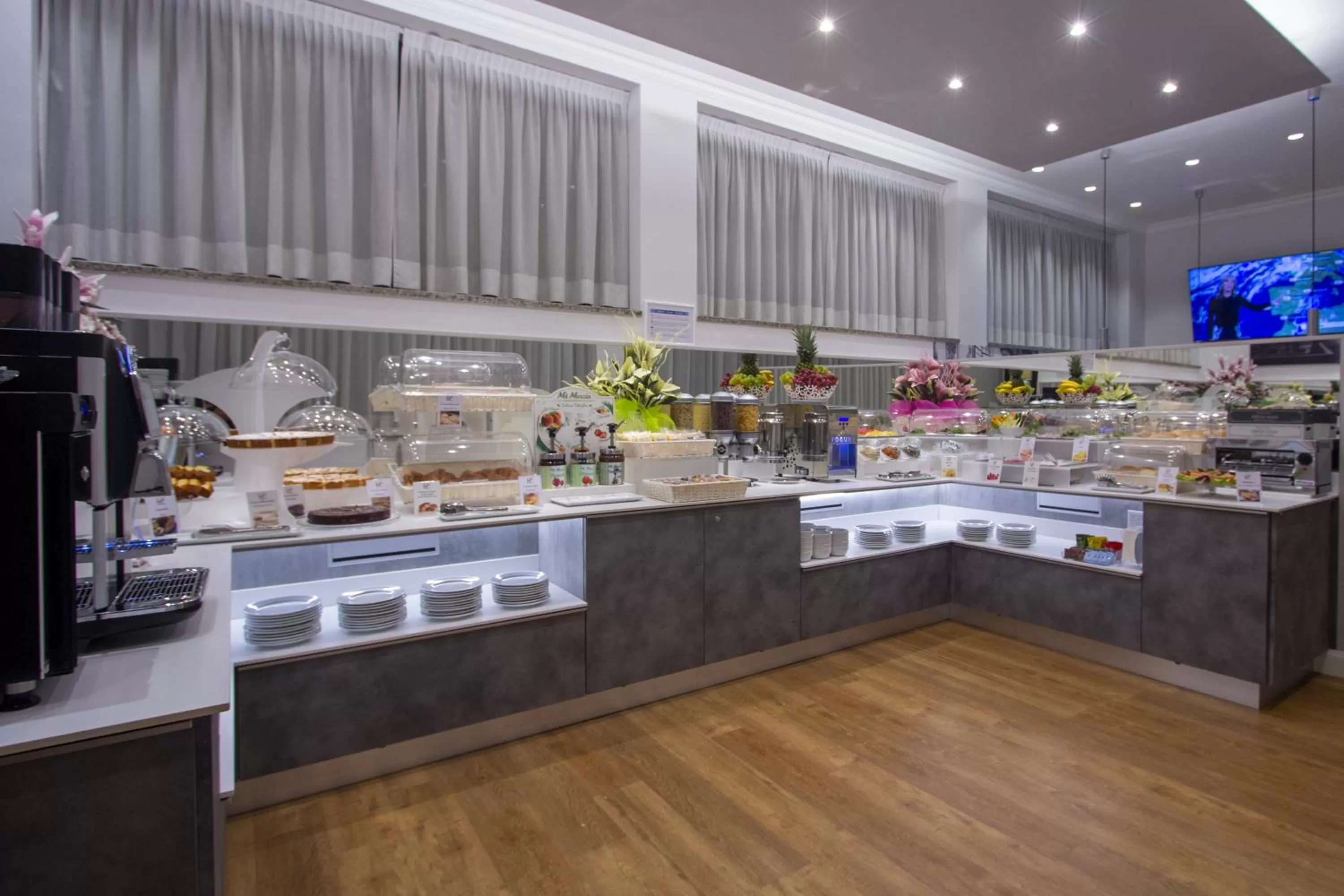 Breakfast in Hotel Flora