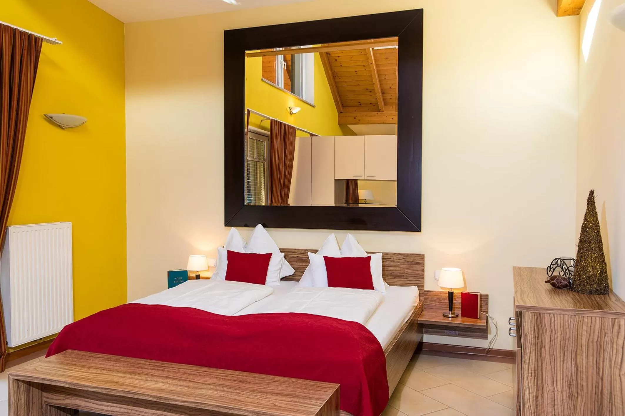 Bed in Hotel Garni Pölzl