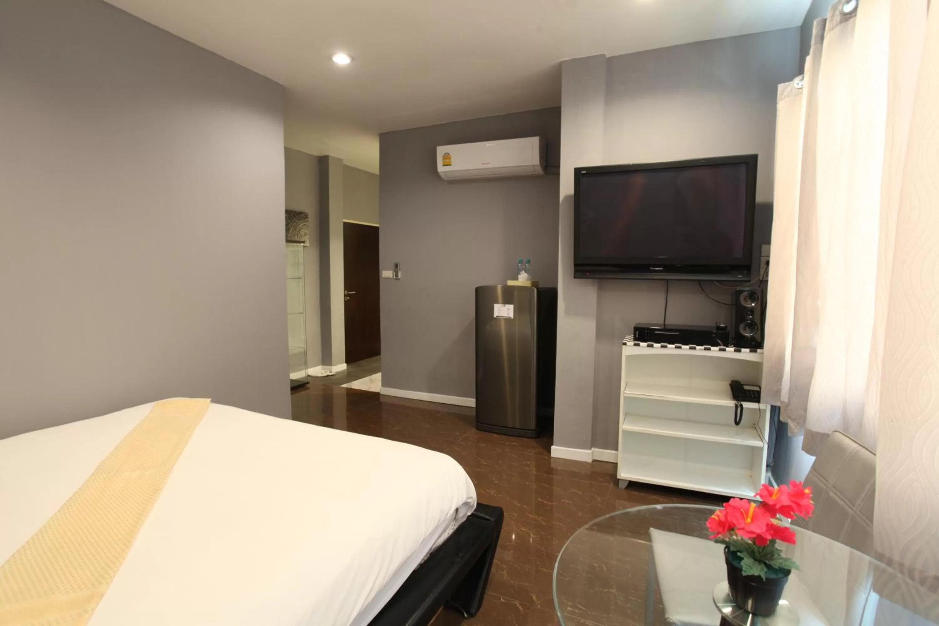 TV/Entertainment Center in DEL MAR RESIDENCE