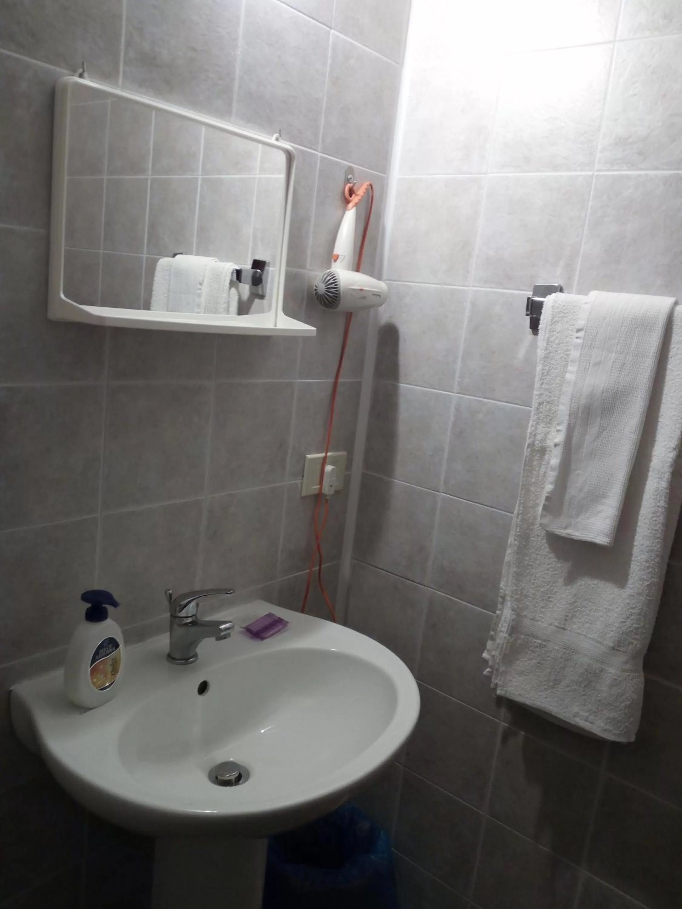 Bathroom in Albergo Ristorante Pizzeria Del Viale