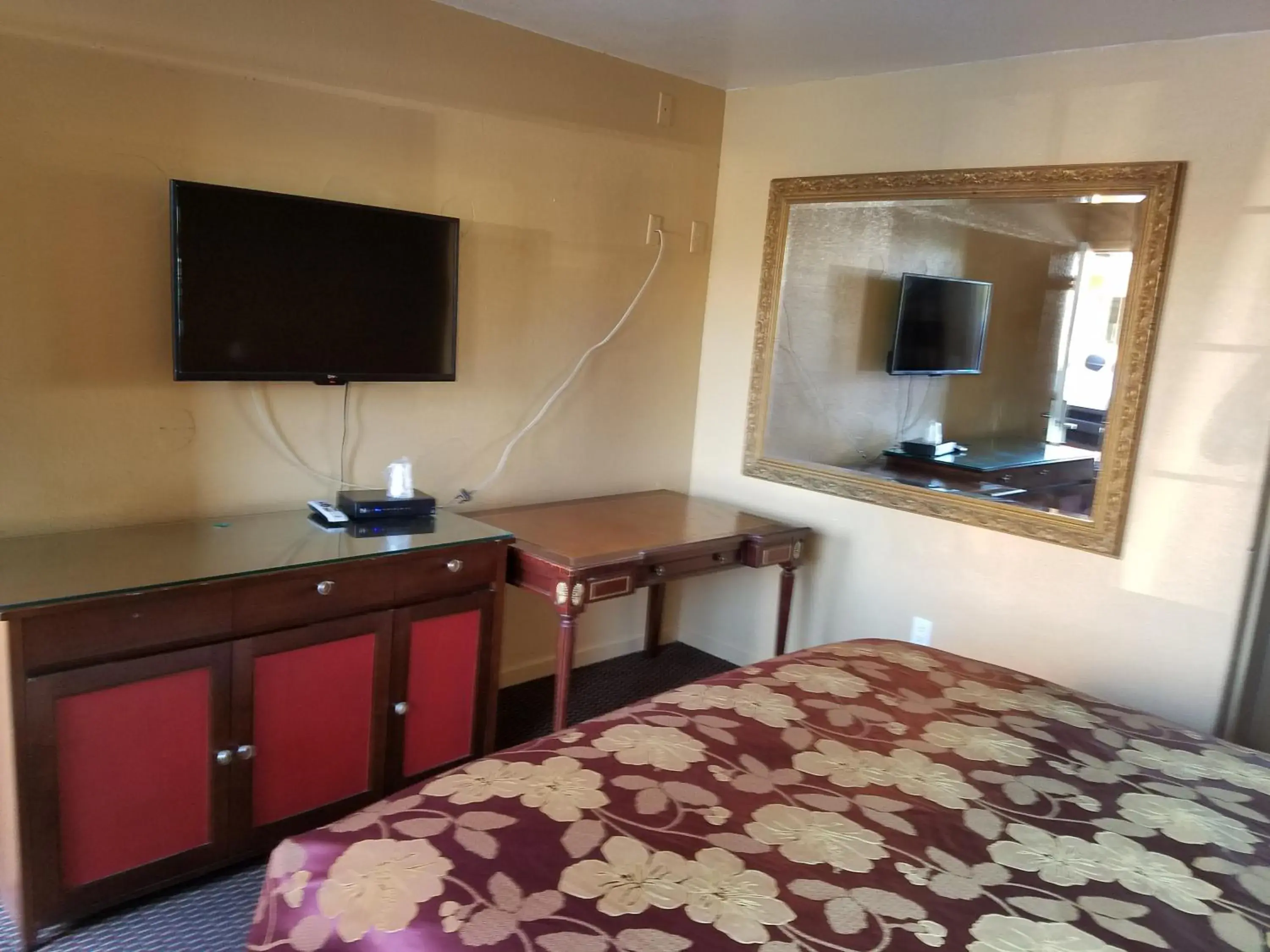 TV and multimedia, Room Photo in Central Inn Motel