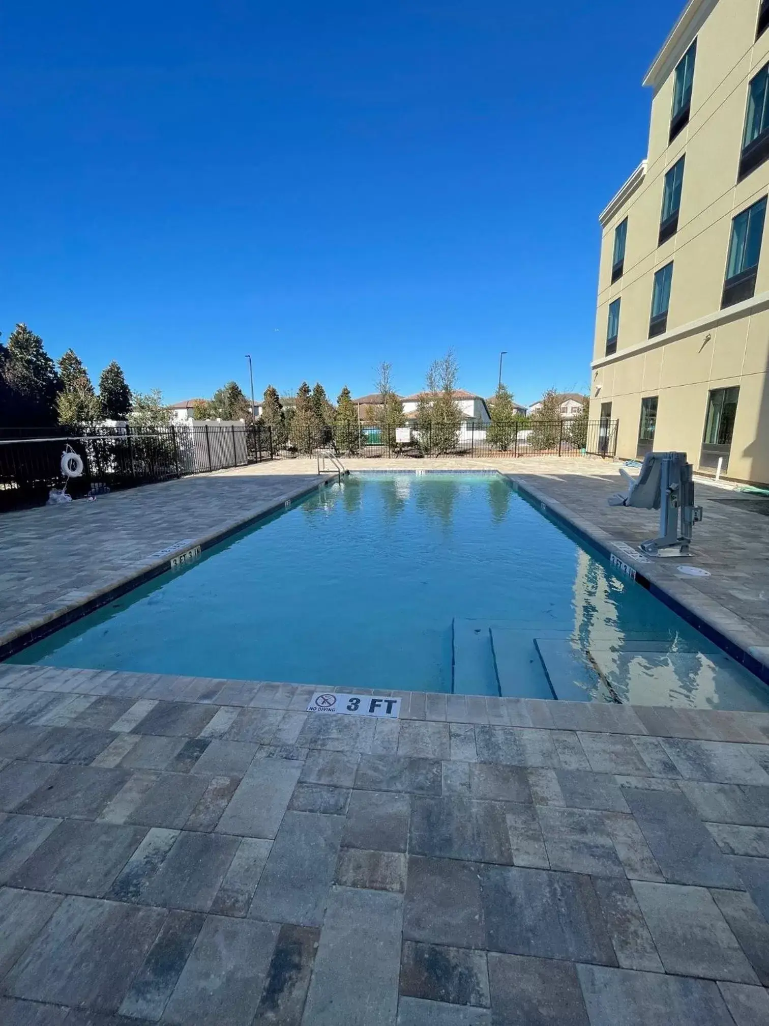 Swimming Pool in Comfort Suites Orlando Lake Buena Vista