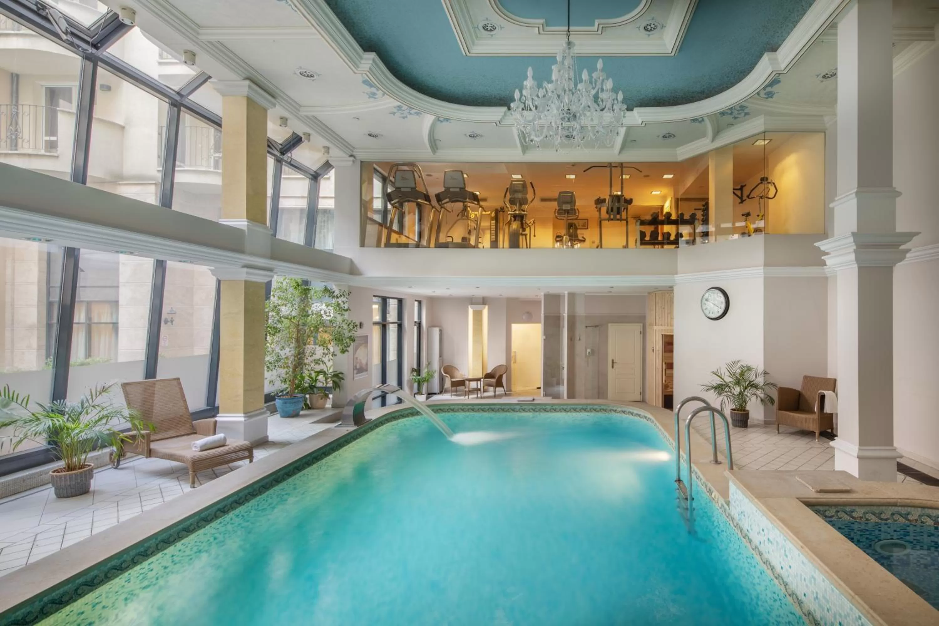 Swimming pool in Queen's Court Hotel & Residence