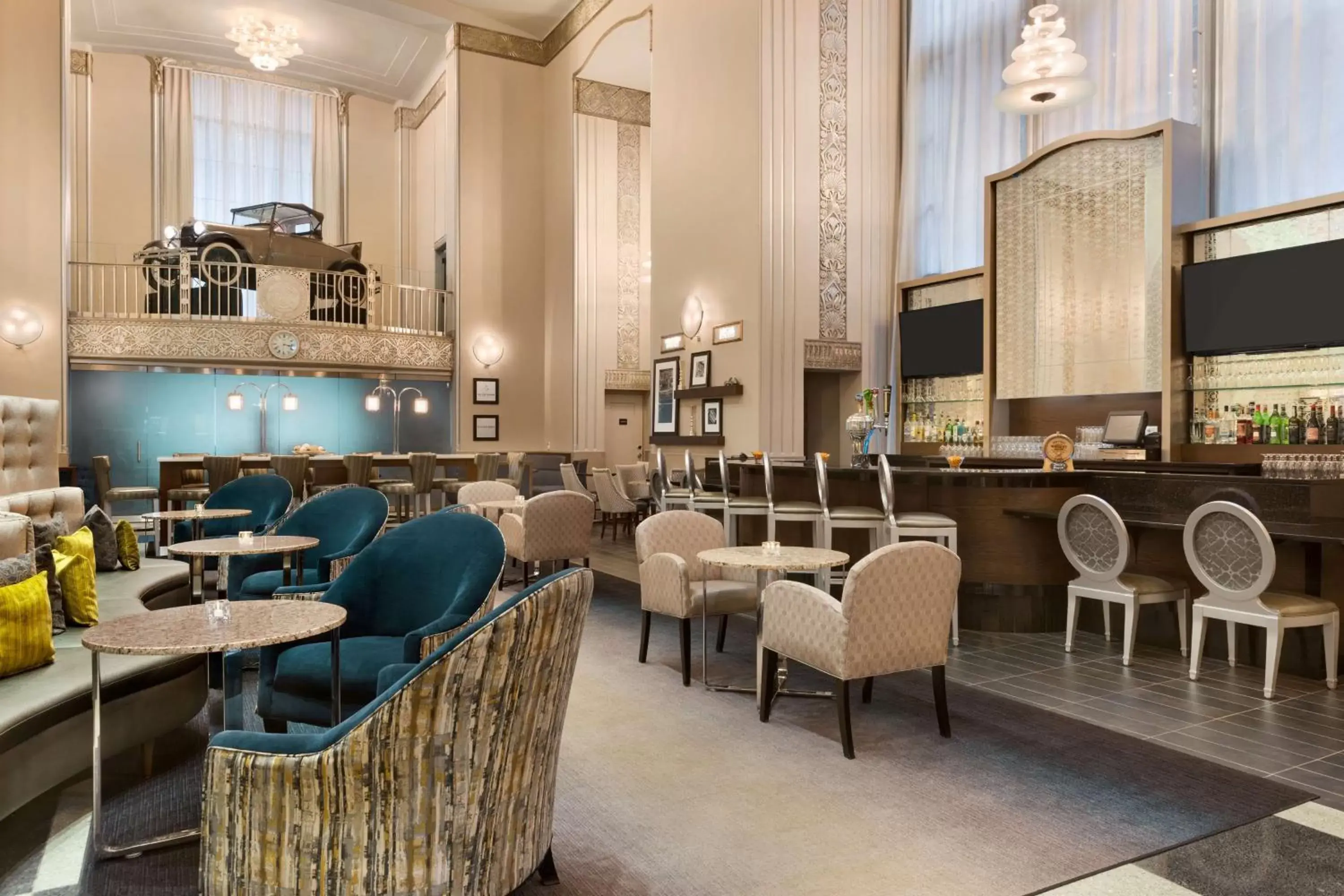 Lounge or bar, Restaurant/Places to Eat in Hampton Inn Chicago Downtown/N Loop/Michigan Ave