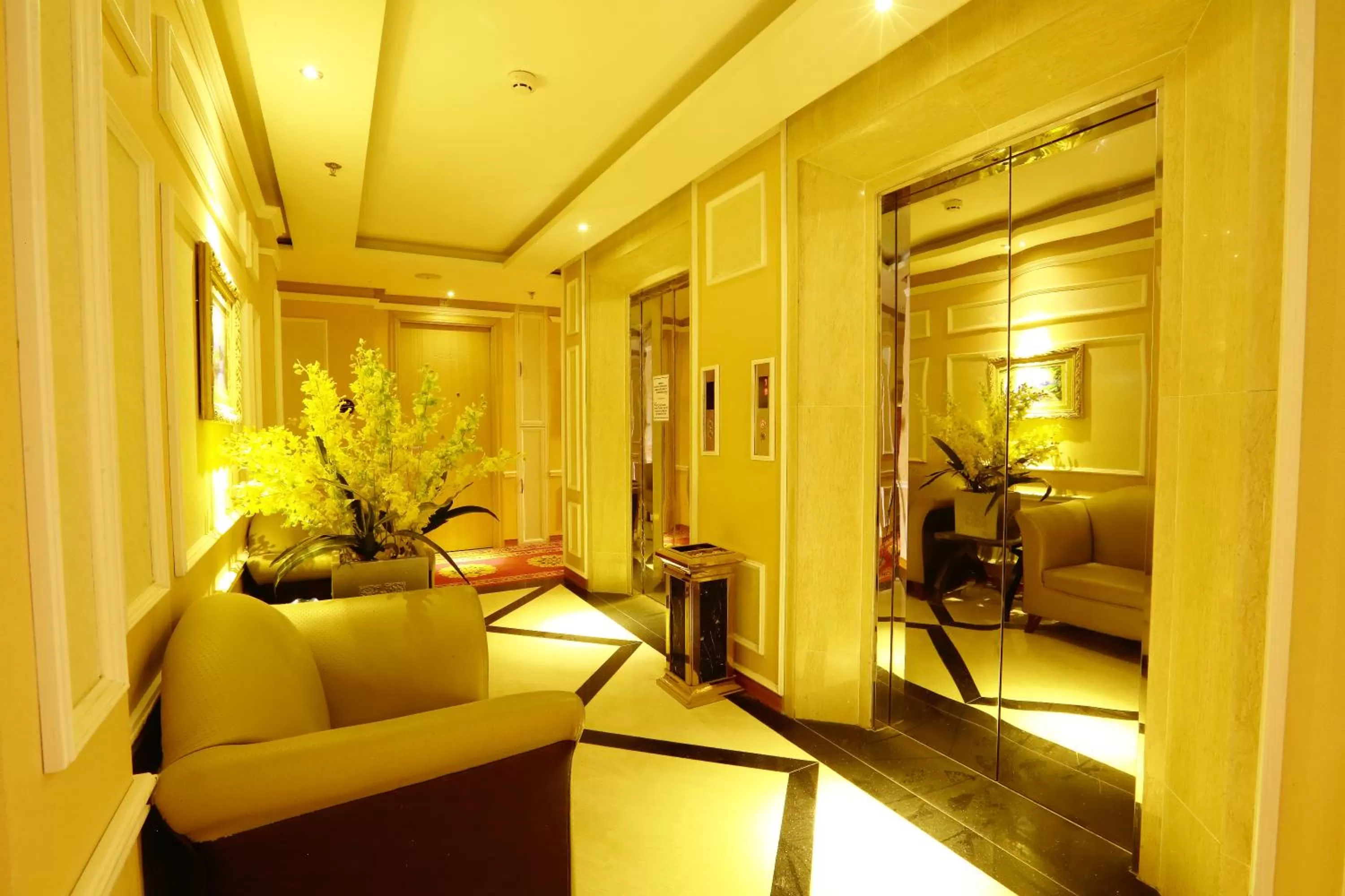 Photo of the whole room in Holiday One Can Tho Hotel