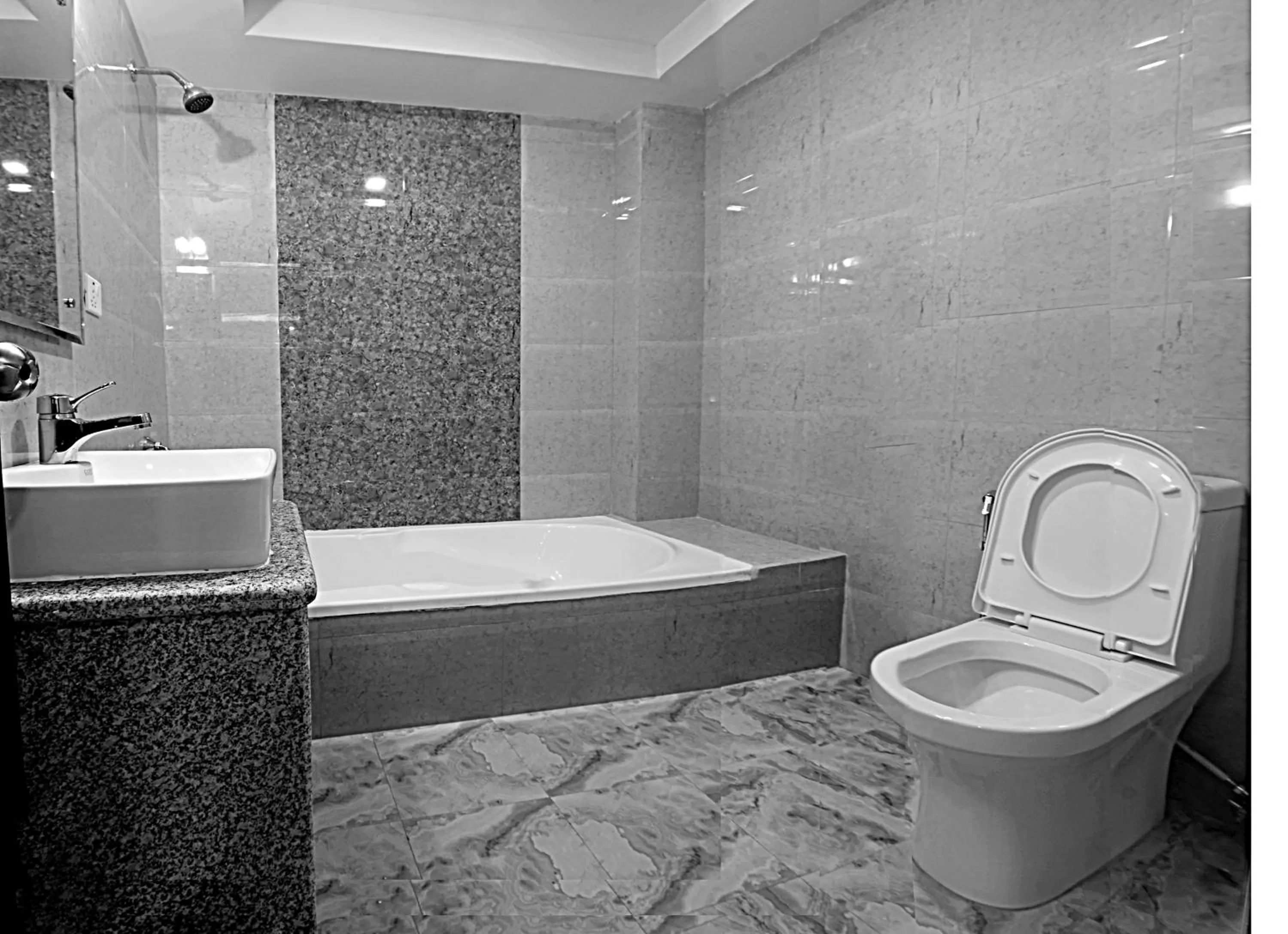 Shower in Kathmandu Grand Hotel