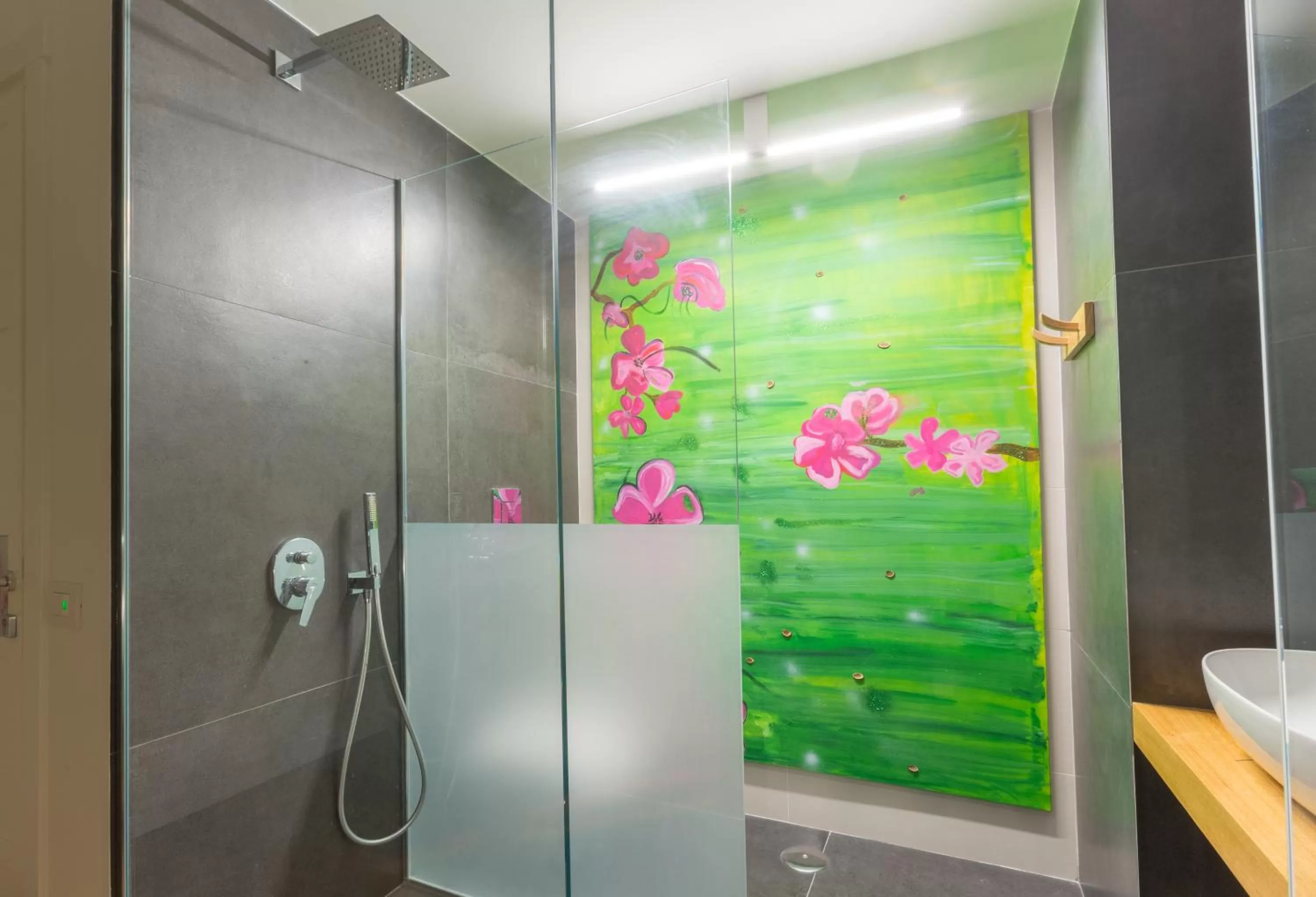 Massage, Bathroom in Soul City