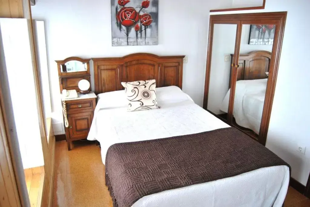 Bed in Hotel Abrego Reinosa
