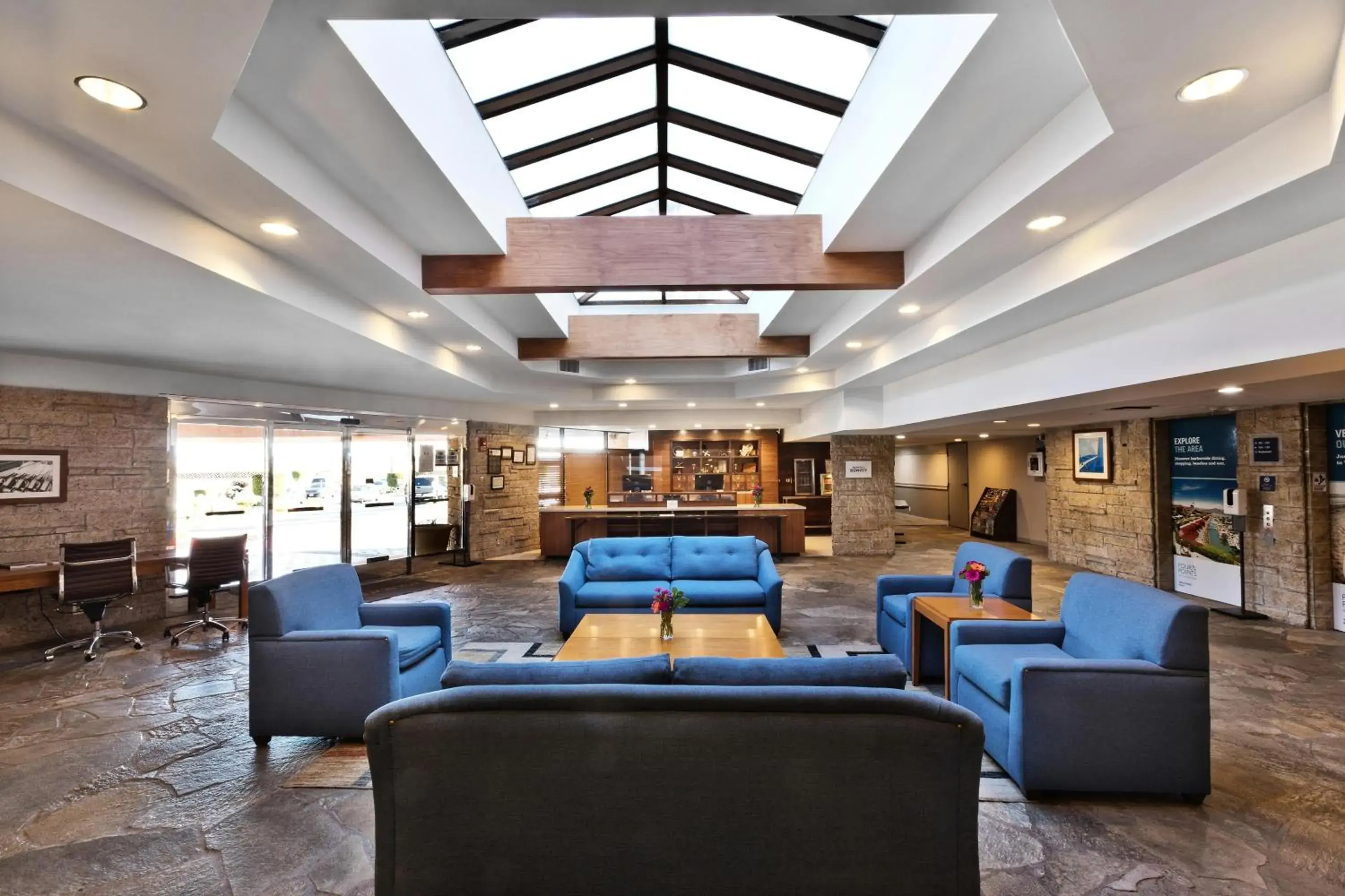 Lobby or reception, Lobby/Reception in Four Points By Sheraton Ventura Harbor Resort