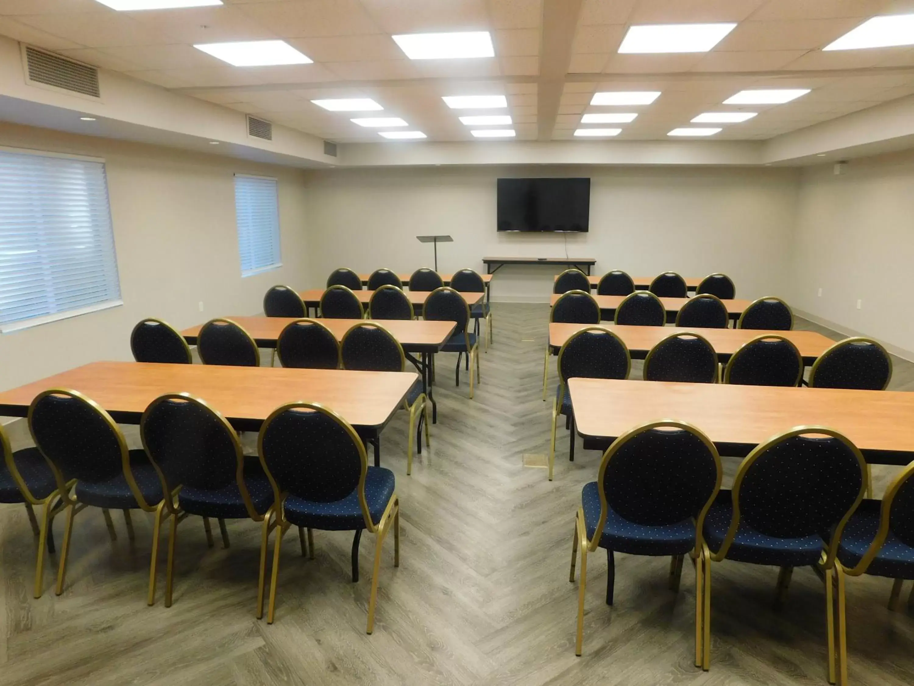 Meeting/conference room in GreenTree Inn & Suites Pinetop