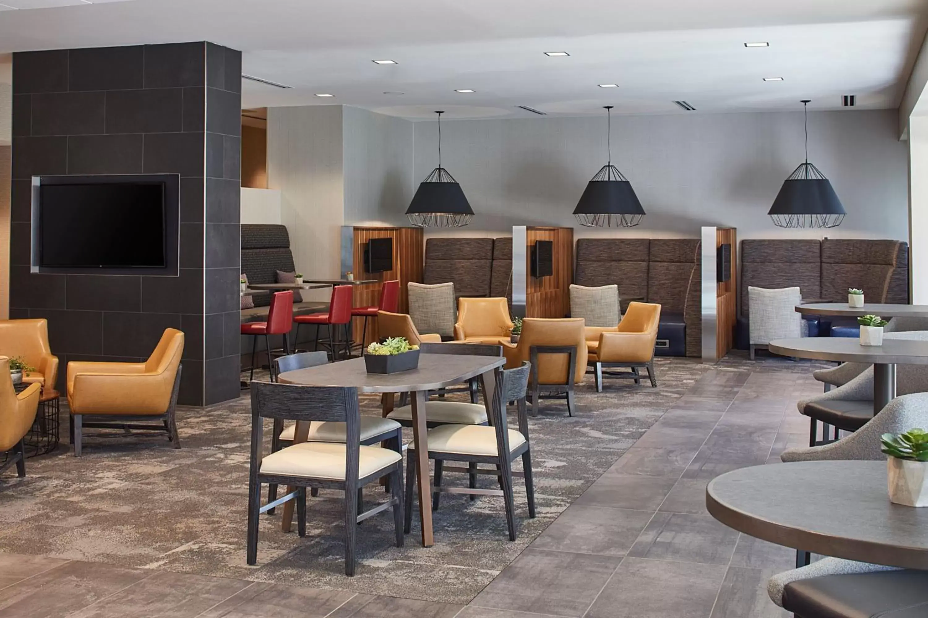 Lobby or reception, Lounge/Bar in Courtyard by Marriott Minneapolis West
