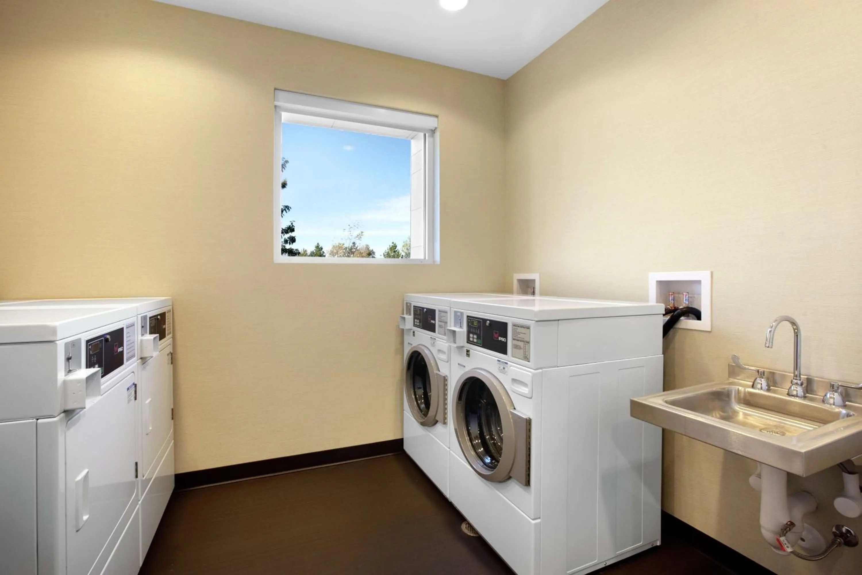 Property building in Home2 Suites by Hilton West Valley City