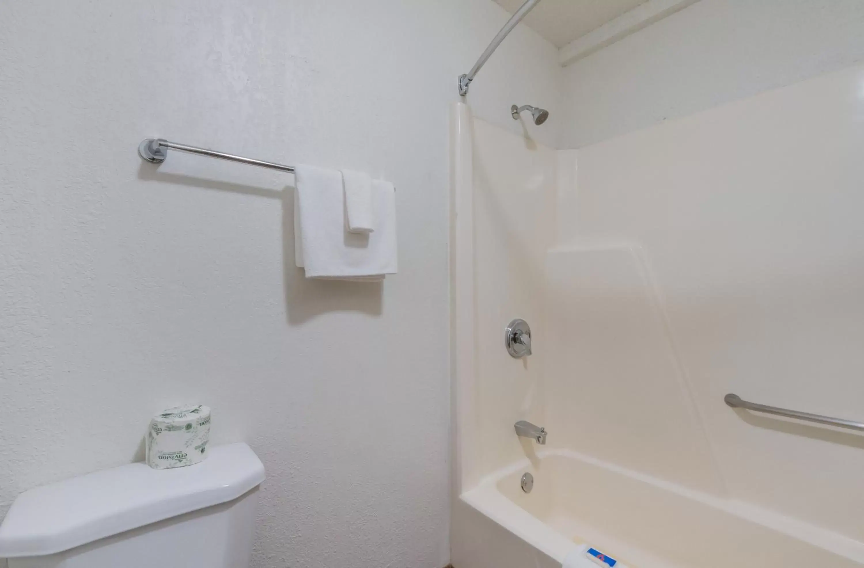 Bathroom in Motel 6-Boerne, TX