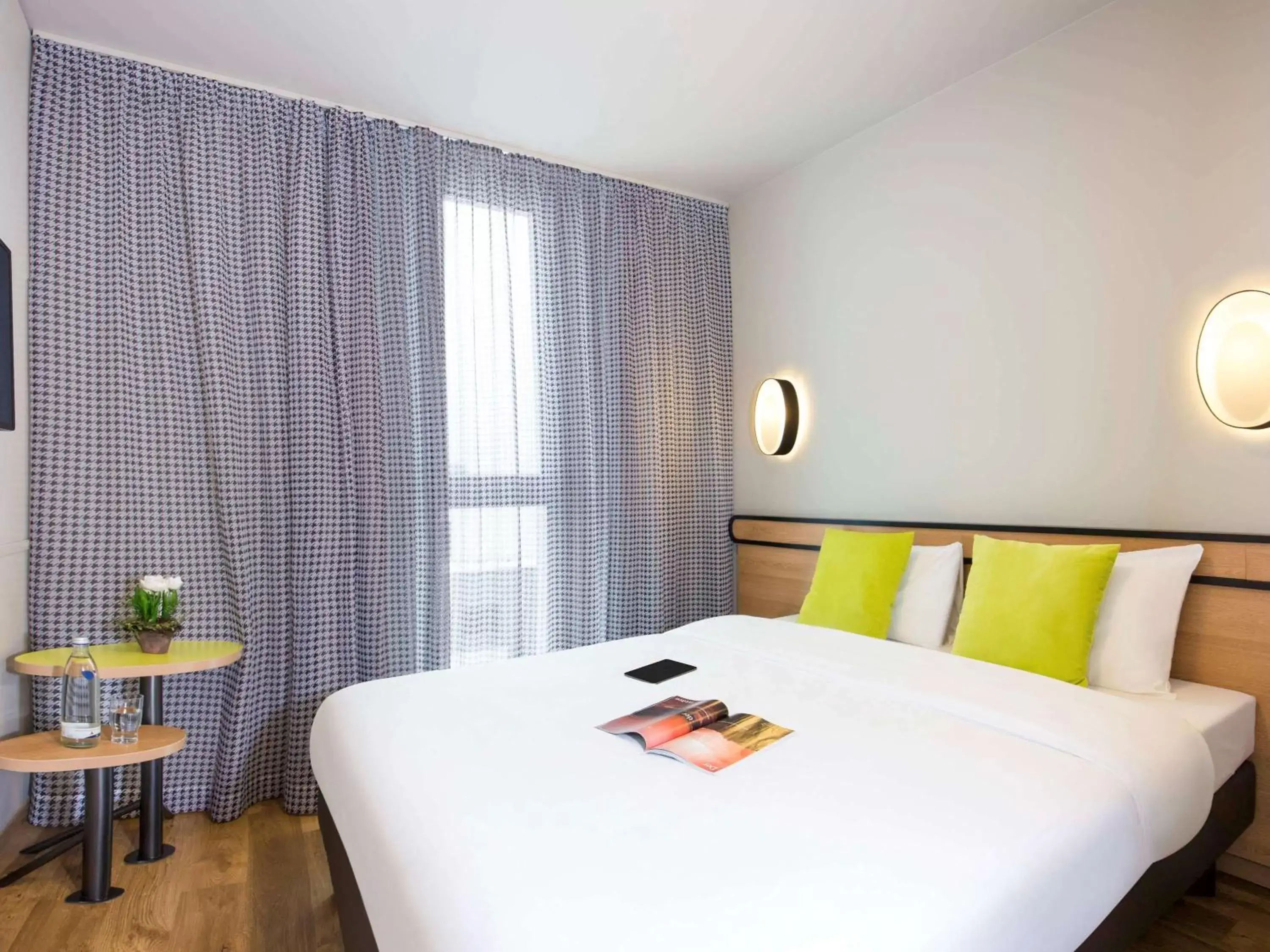 Photo of the whole room, Bed in Aparthotel Adagio access München City Olympiapark