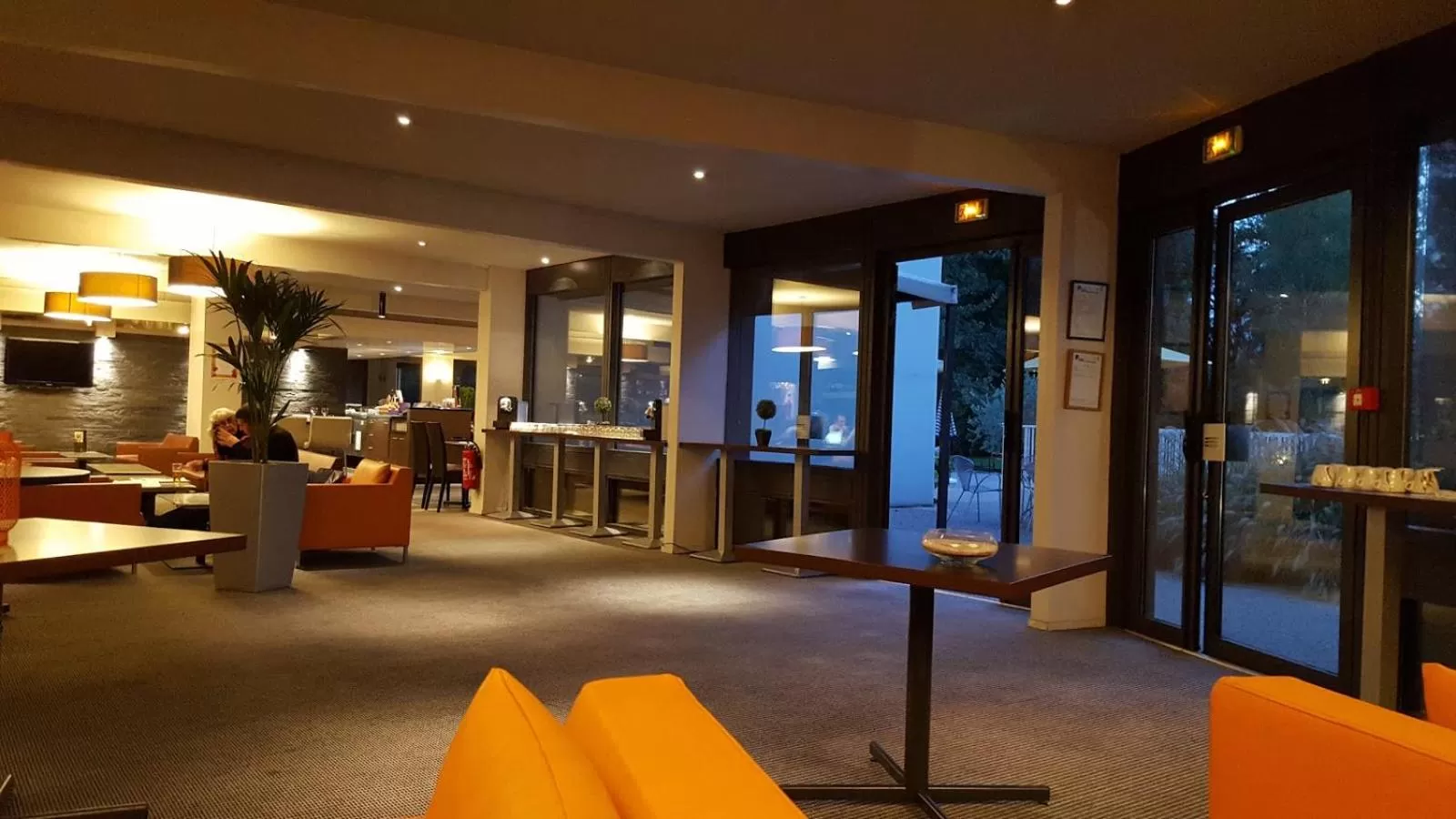 Lounge or bar in Best Western Alexander Park Chambéry