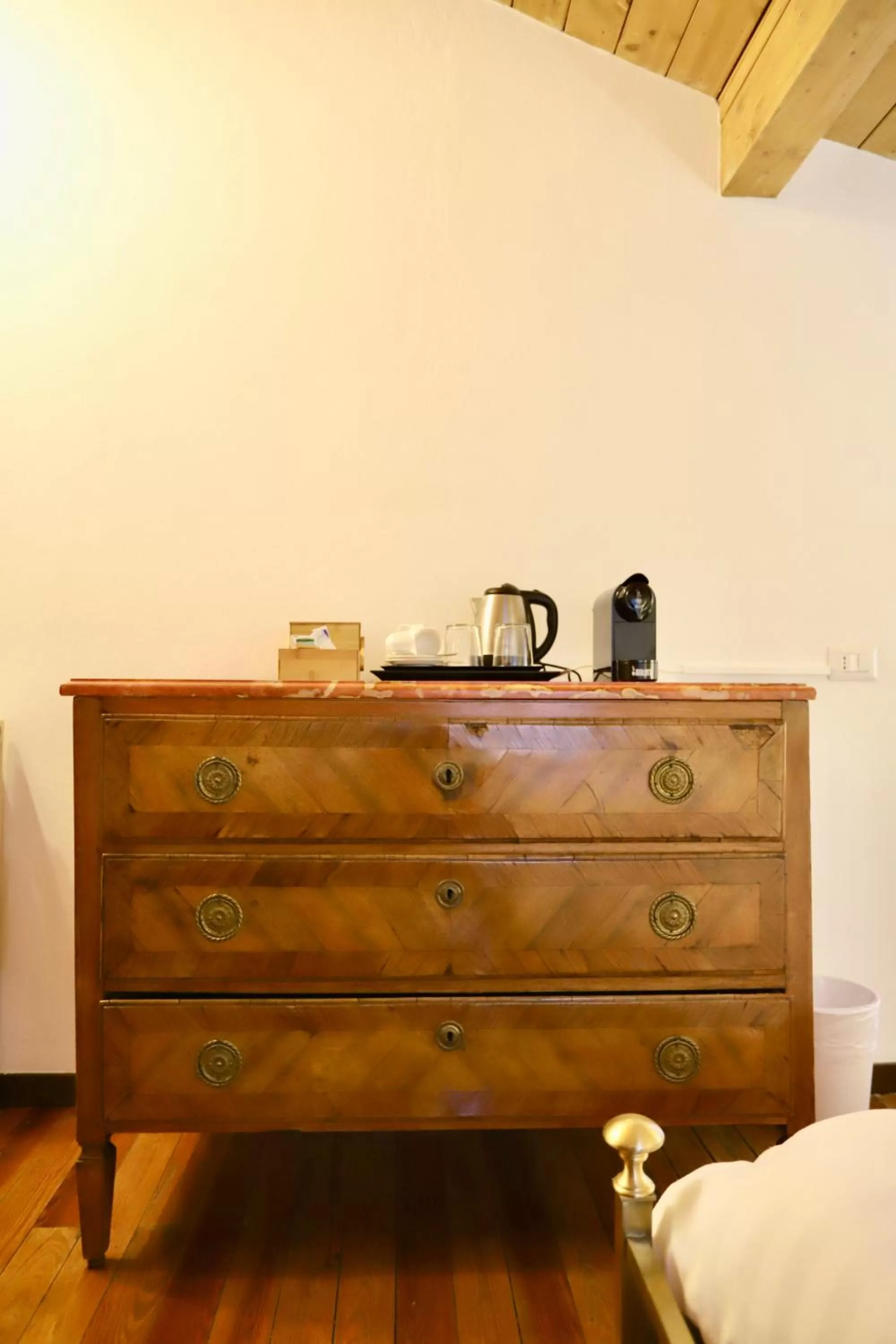 Photo of the whole room in La Villa del Lago