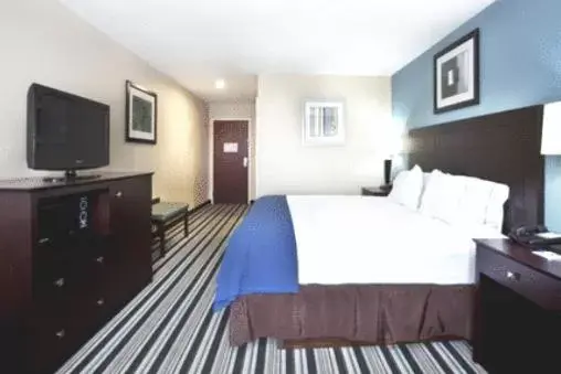 Photo of the whole room, Bed in Holiday Inn Express Hotel & Suites Baton Rouge -Port Allen, an IHG Hotel