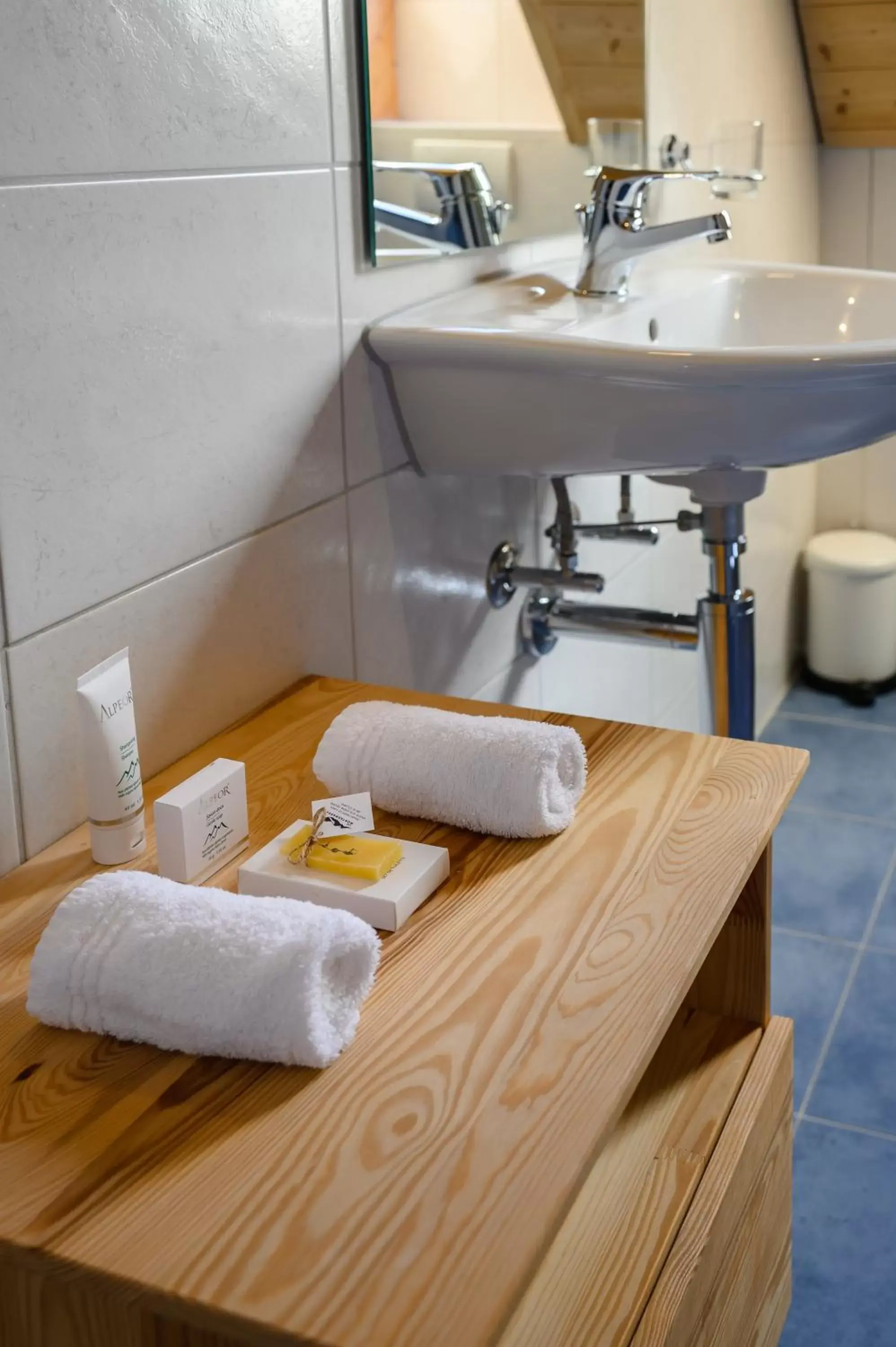 towels, Bathroom in Les Montagnards