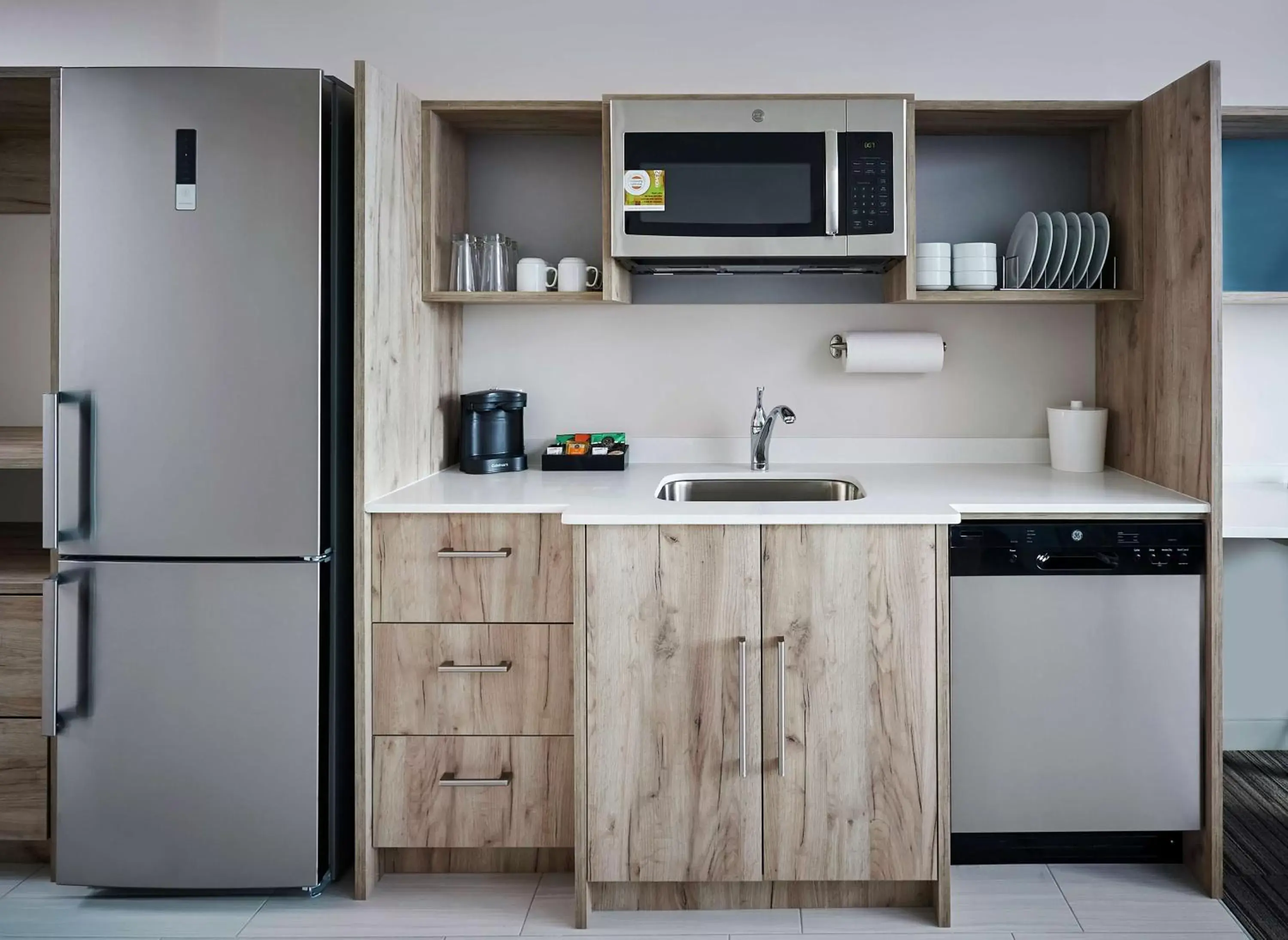 Kitchen or kitchenette, Kitchen/Kitchenette in Home2 Suites By Hilton Brantford