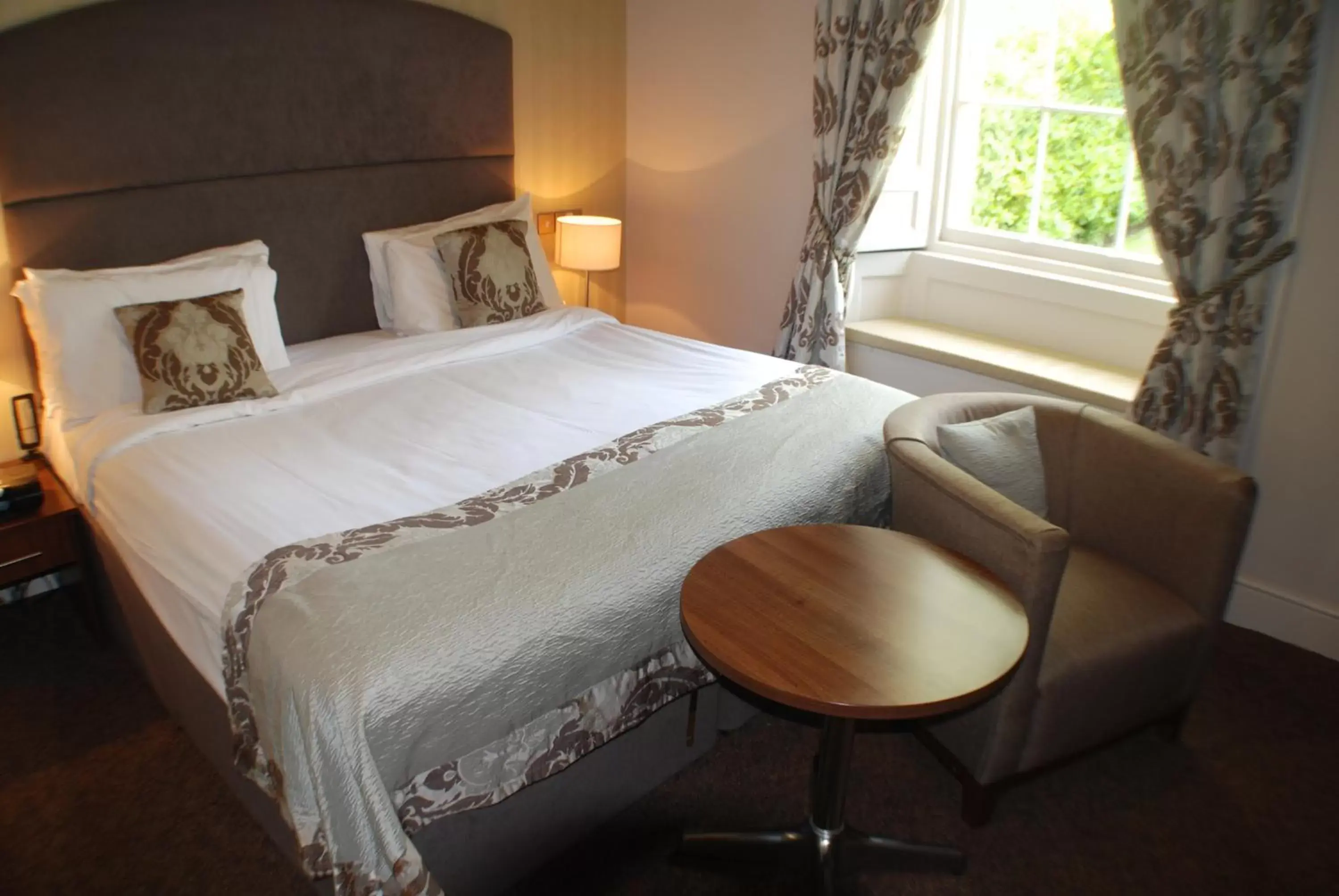 Bathroom, Bed in The Salisbury Hotel