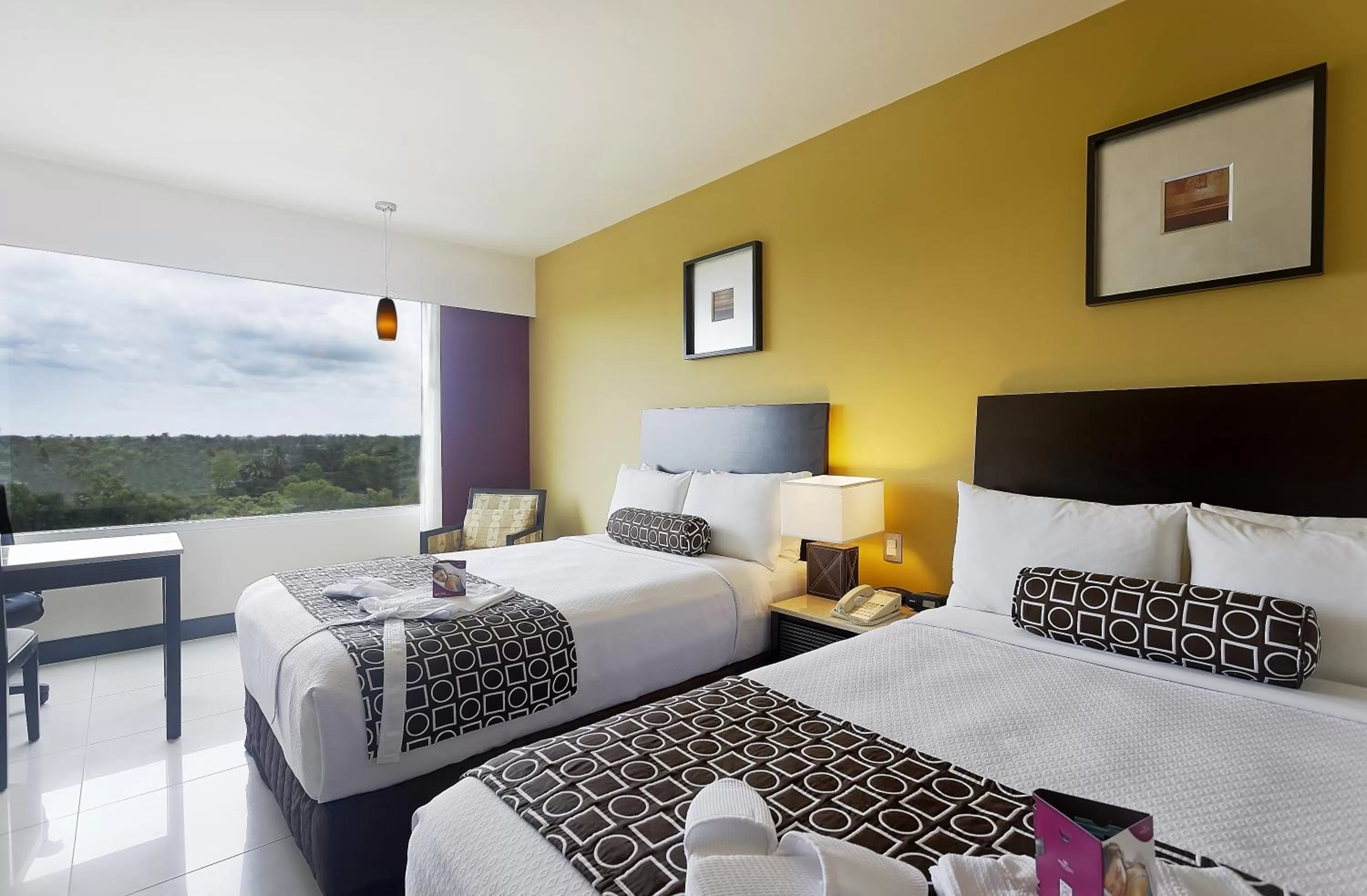Bed in Crowne Plaza Villahermosa by IHG