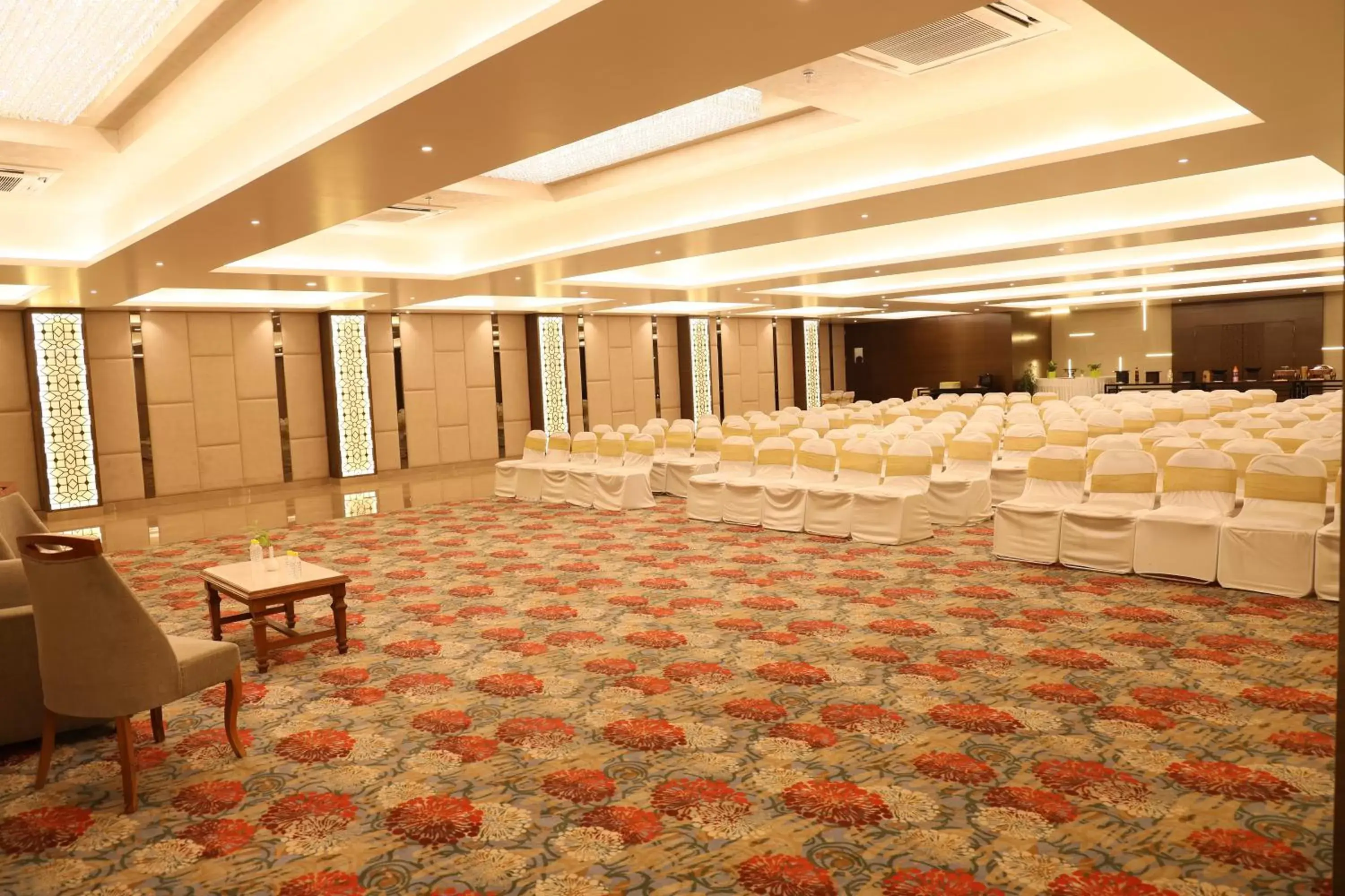 Banquet/Function facilities, Banquet Facilities in Sarovar Portico Rivera Ahmedabad