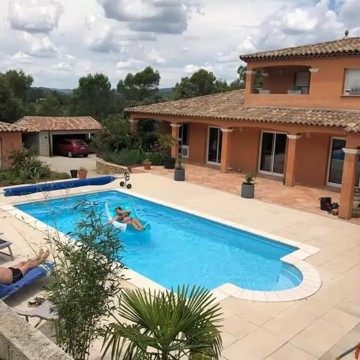 Swimming Pool in Villa Catharina